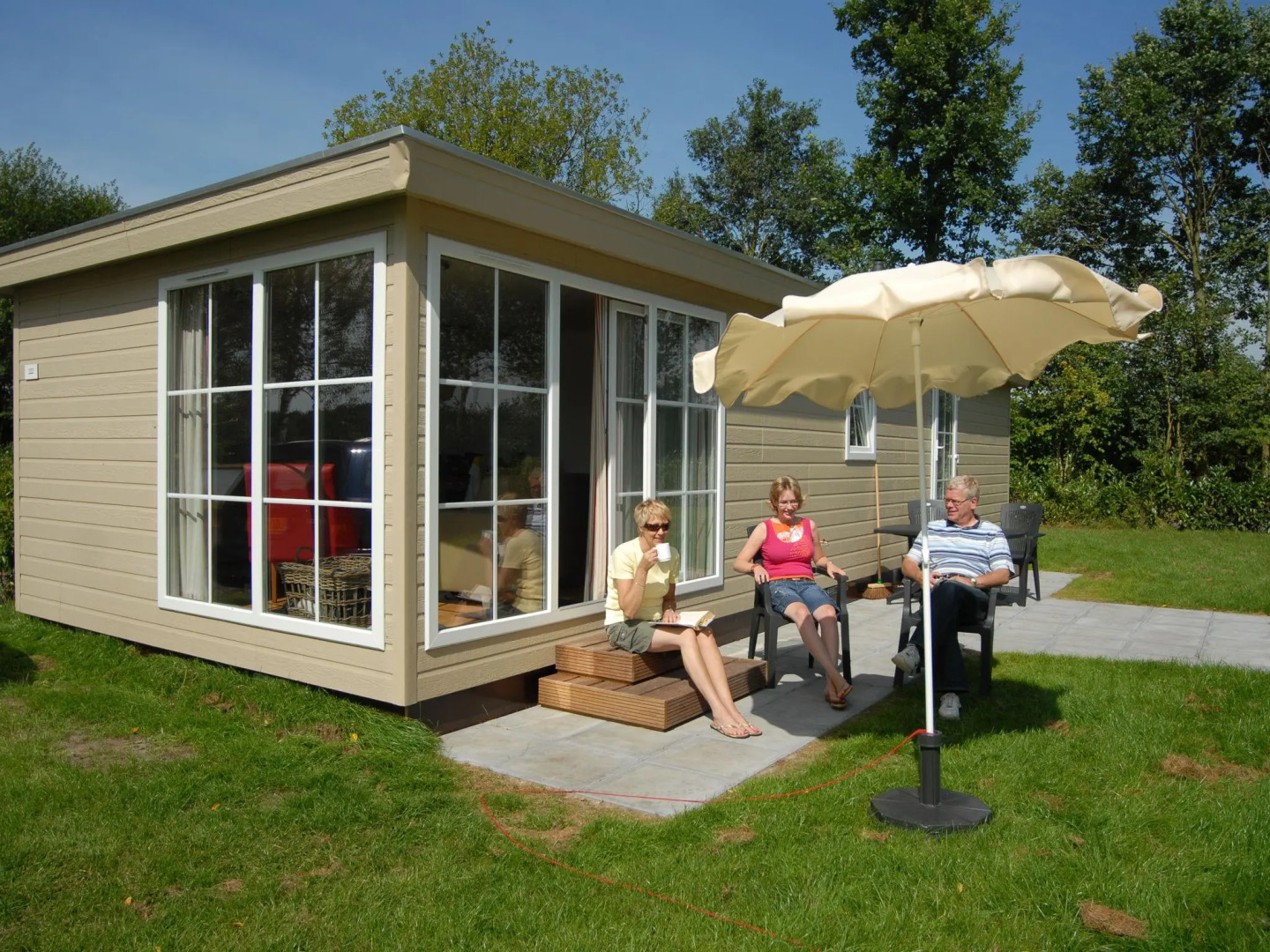 Comfortable chalet with AC and steam shower, in green Twente