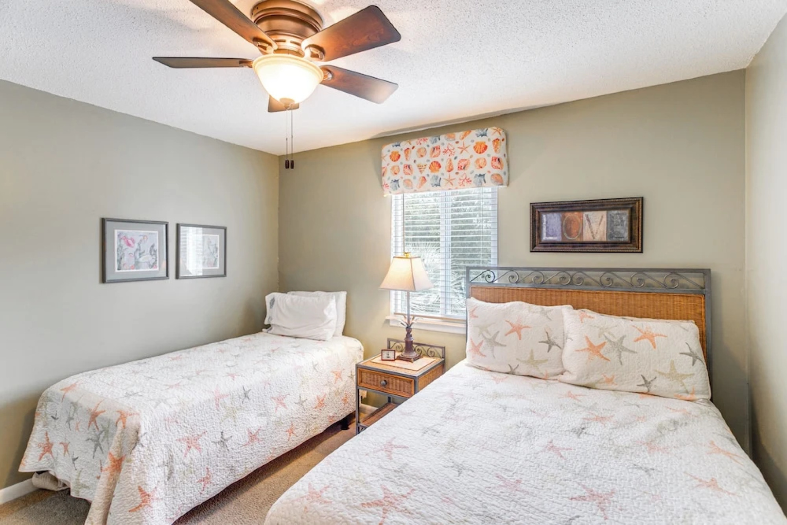 Resort-style Condo in St Simons ~ 1 Mi to Pier!