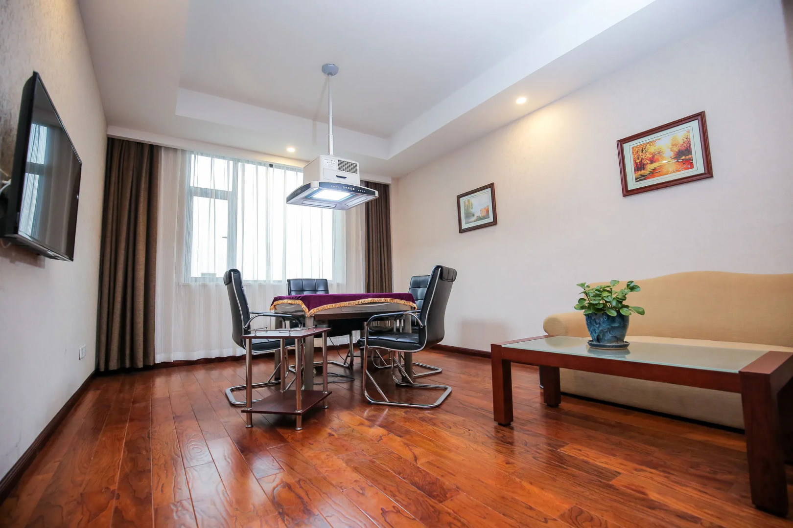 New Knight Royal Hotel Airport and International Resort