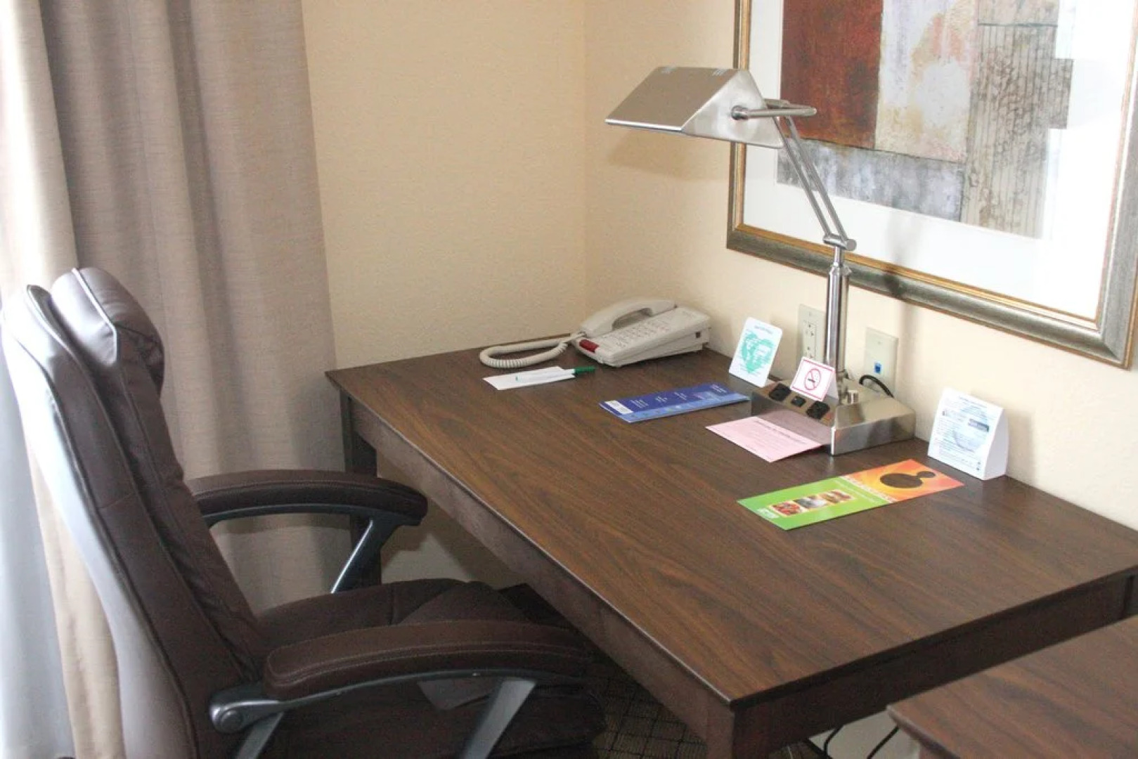 Delta Hotels by Marriott Huntington Mall