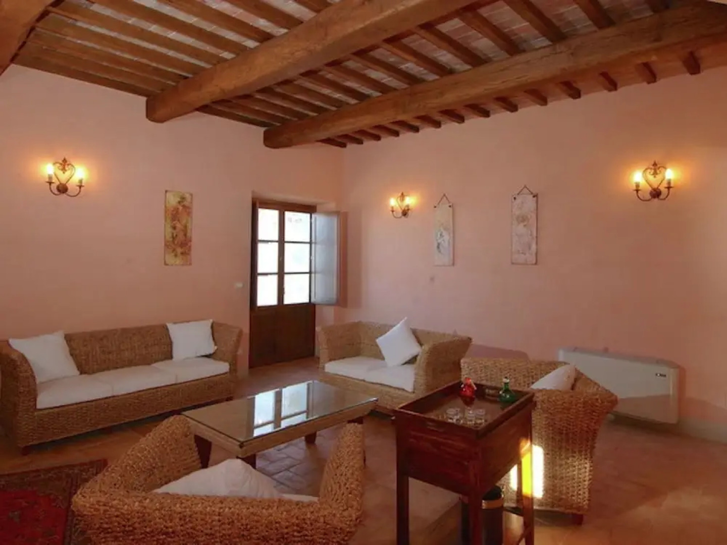 Lovely Villa in Tuoro sul Trasimeno with Pool