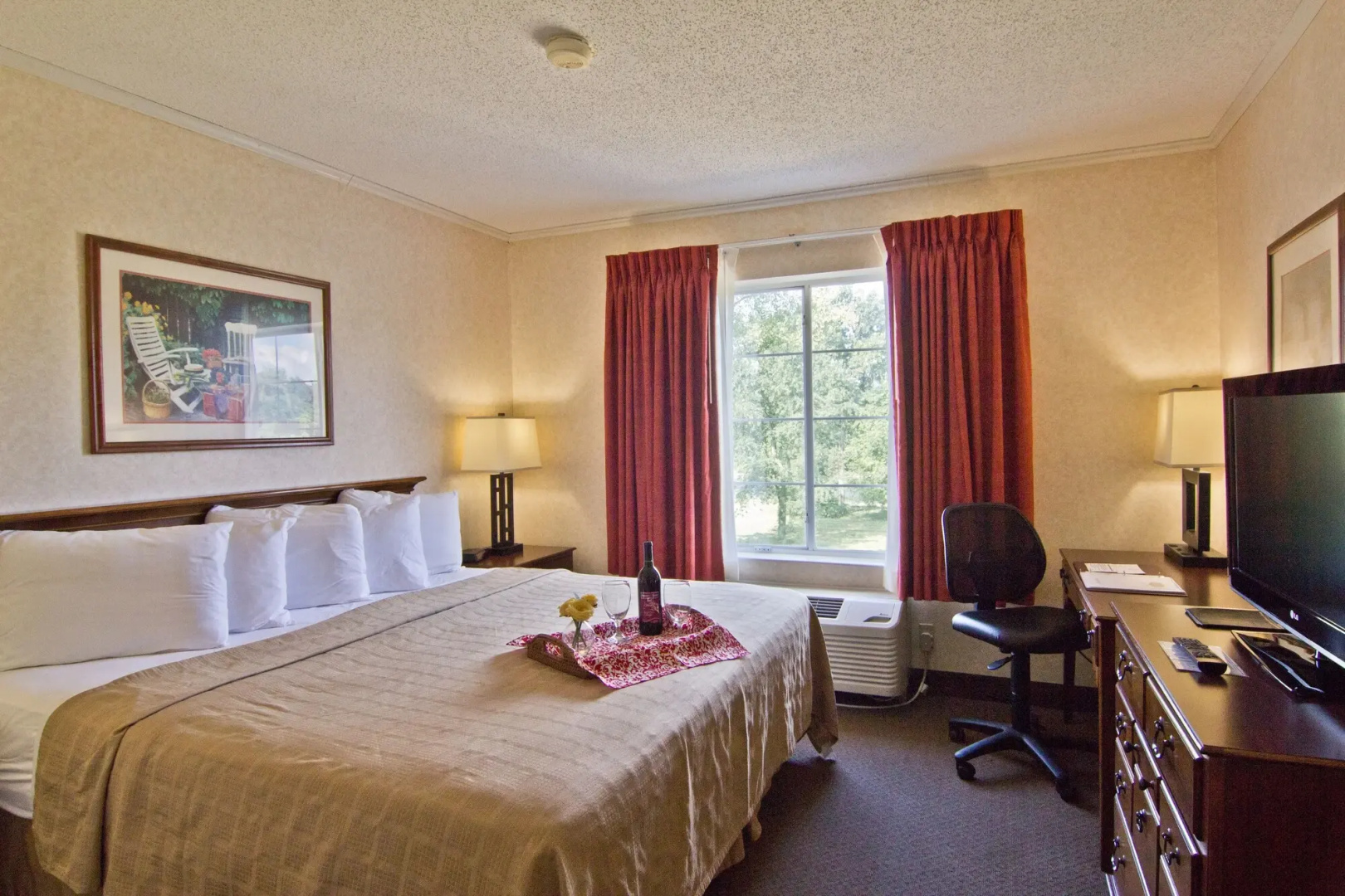 Coshocton Village Inn and Suites