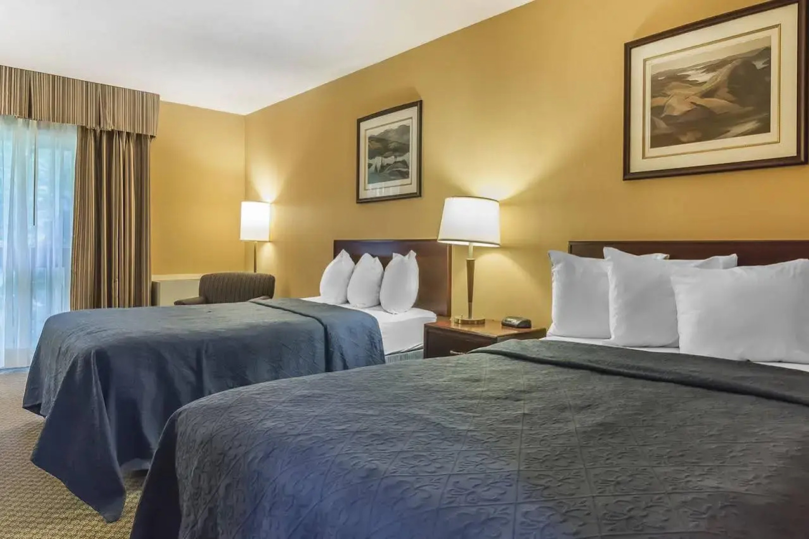 Jolly Roger Inn & Resort