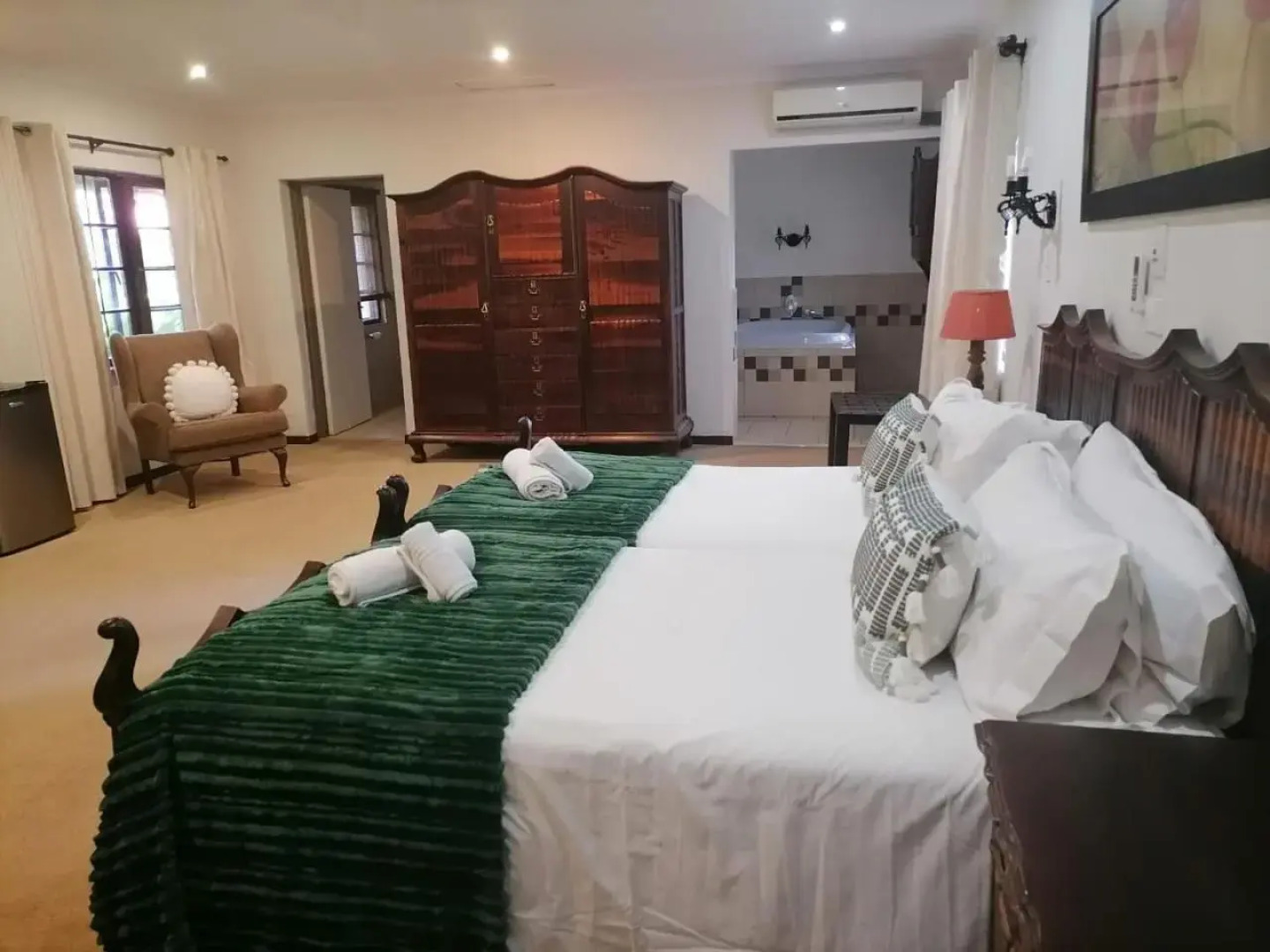 Hotel Numbi and Garden Suites