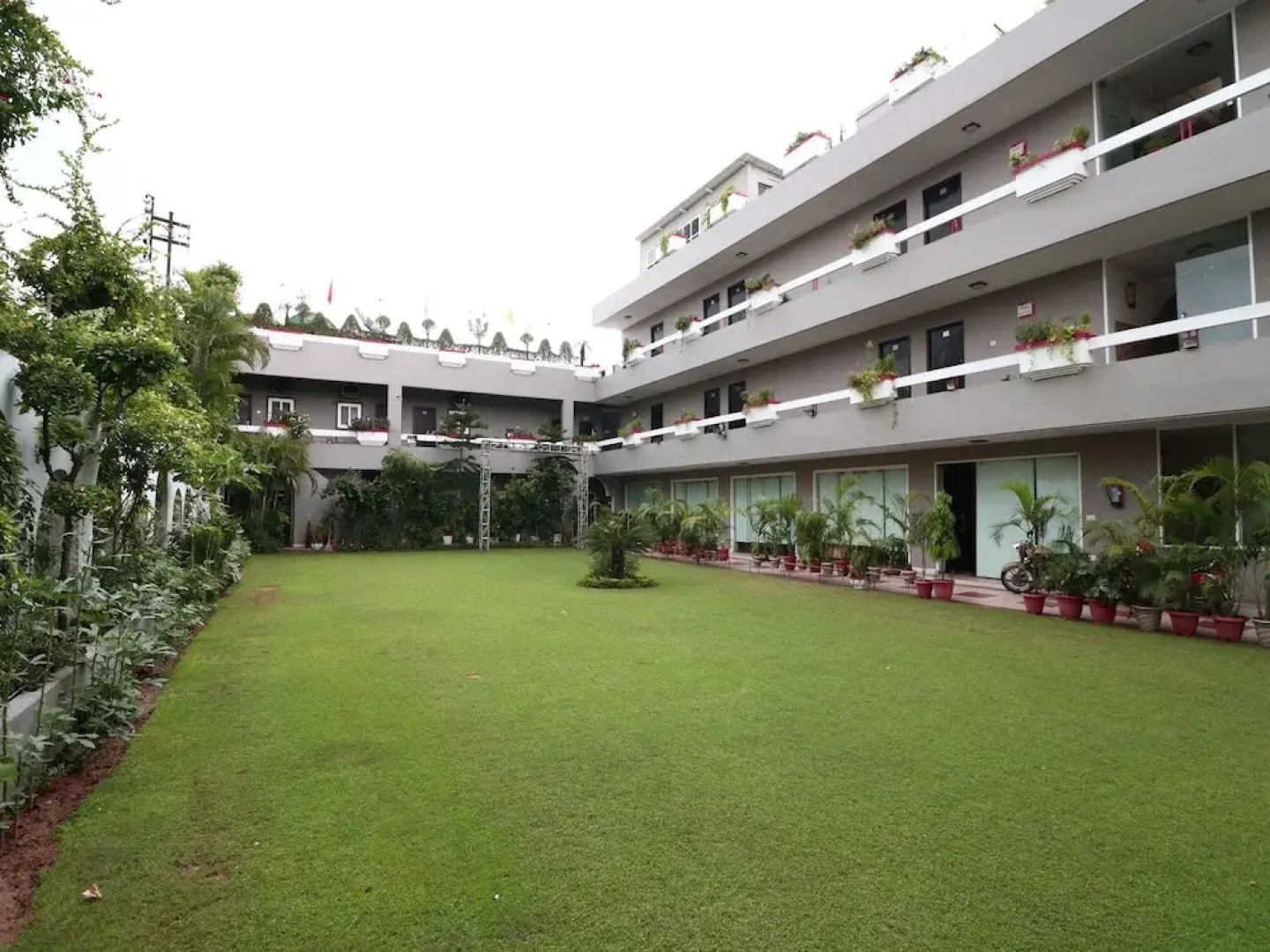 OYO 5189 Hotel East Lite