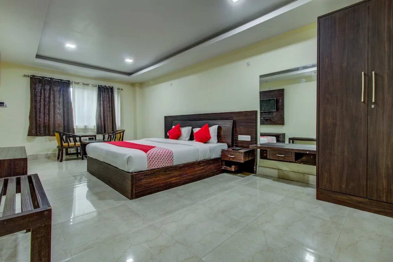 Oyo 23590 Sumandeep International