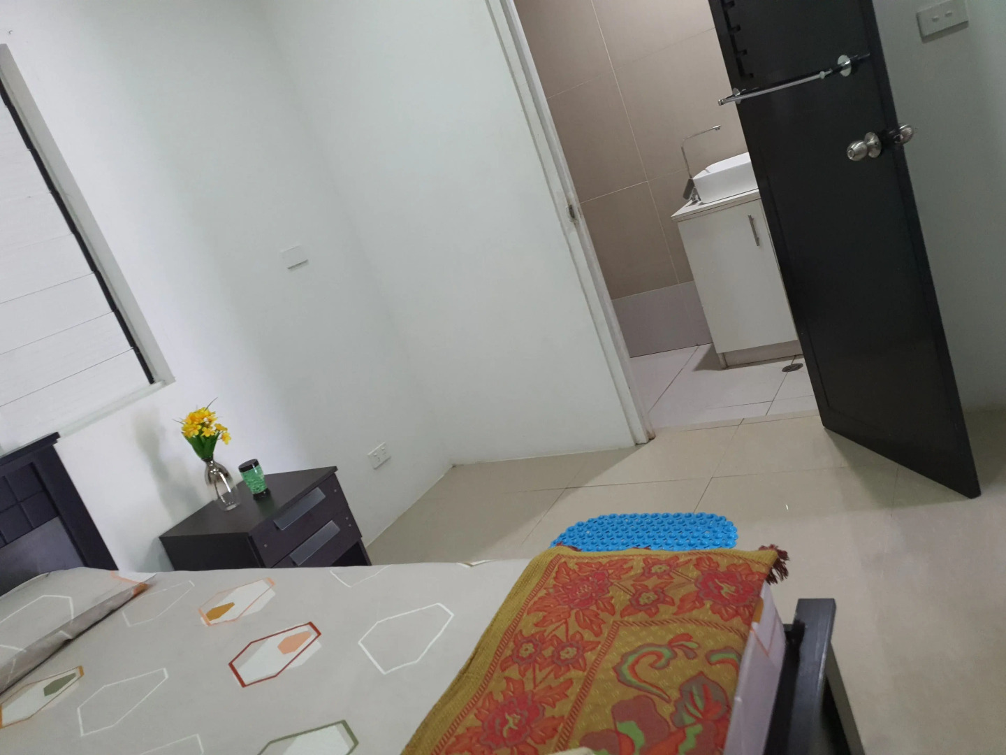 Single Room with Shared Kitchen and Living Room