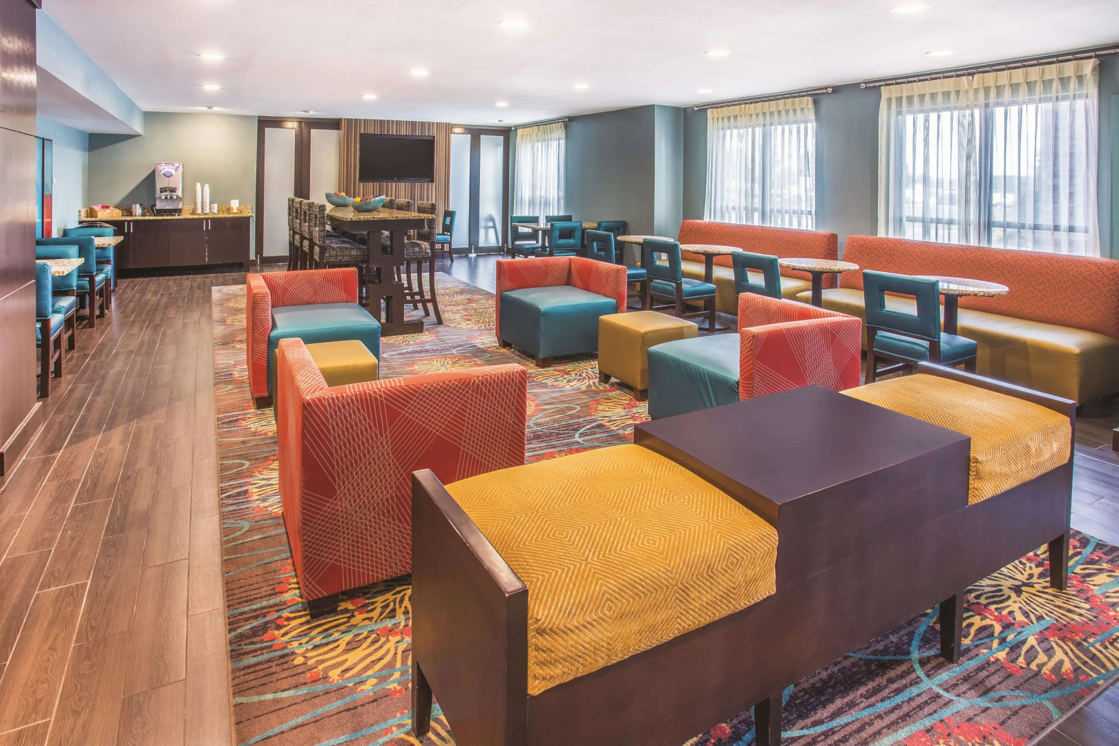 La Quinta Inn & Suites by Wyndham O'Fallon, IL - St. Louis