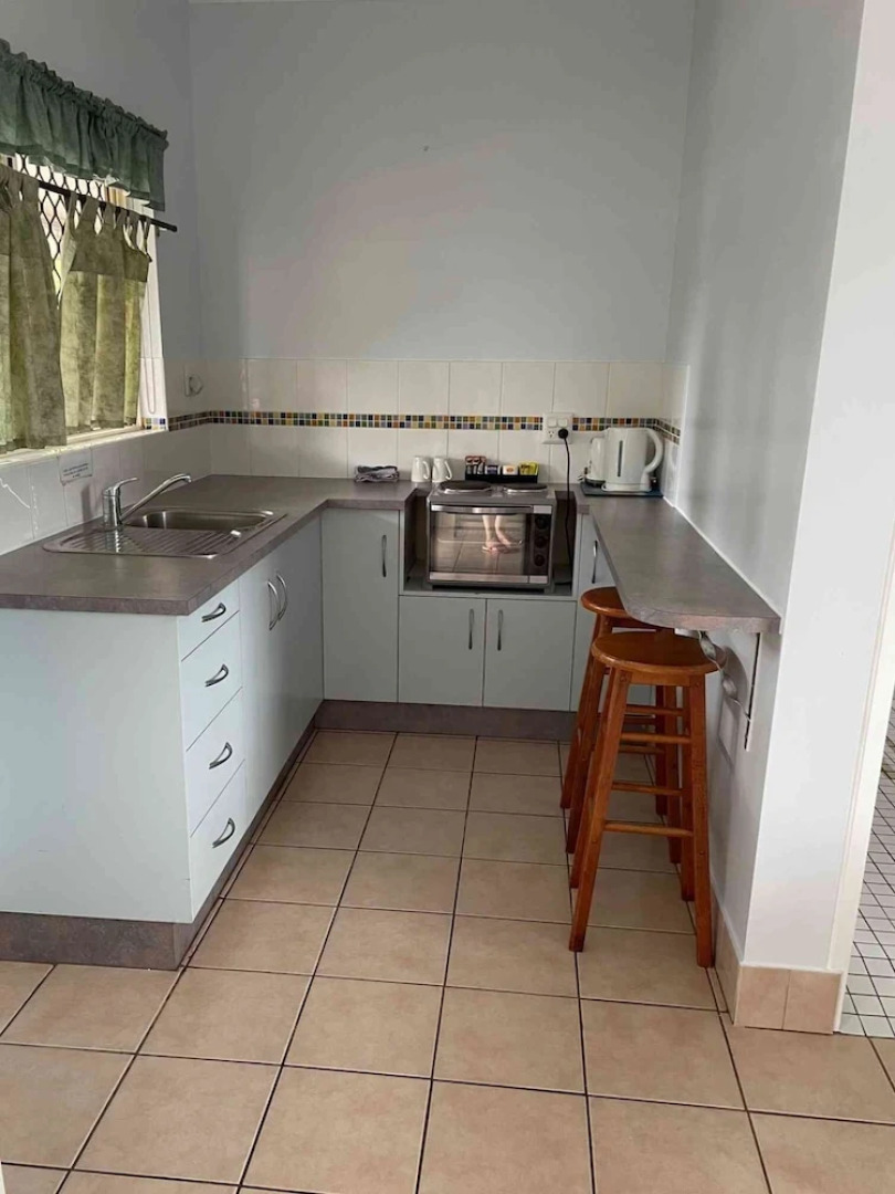 Cooktown Motel and Pams Place Hostel