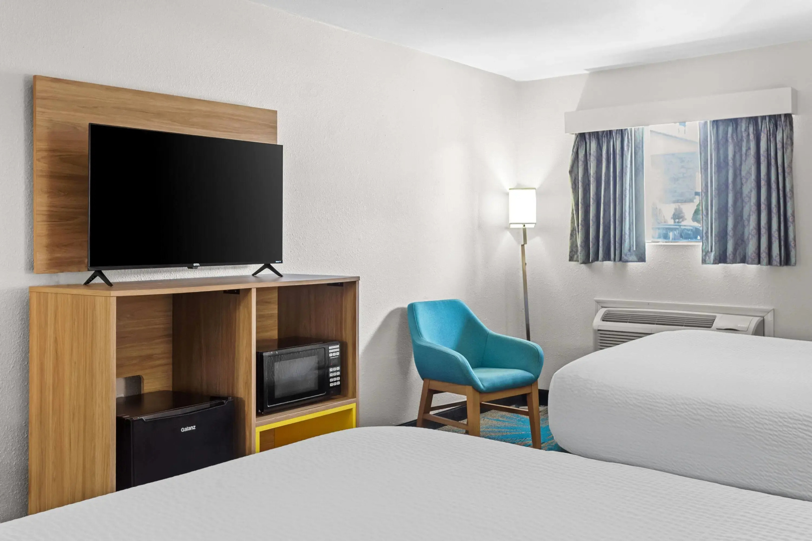 Days Inn by Wyndham Huntington