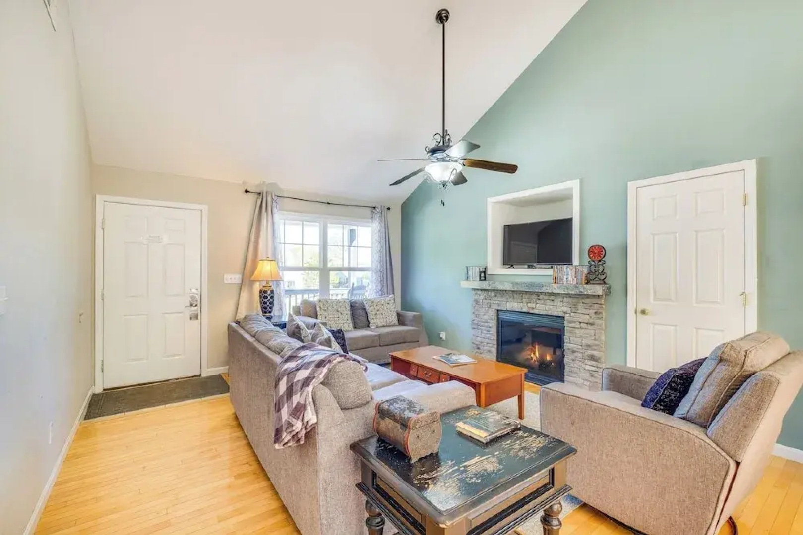 Taylorsville Lake Cottage Rental w/ Hot Tub!