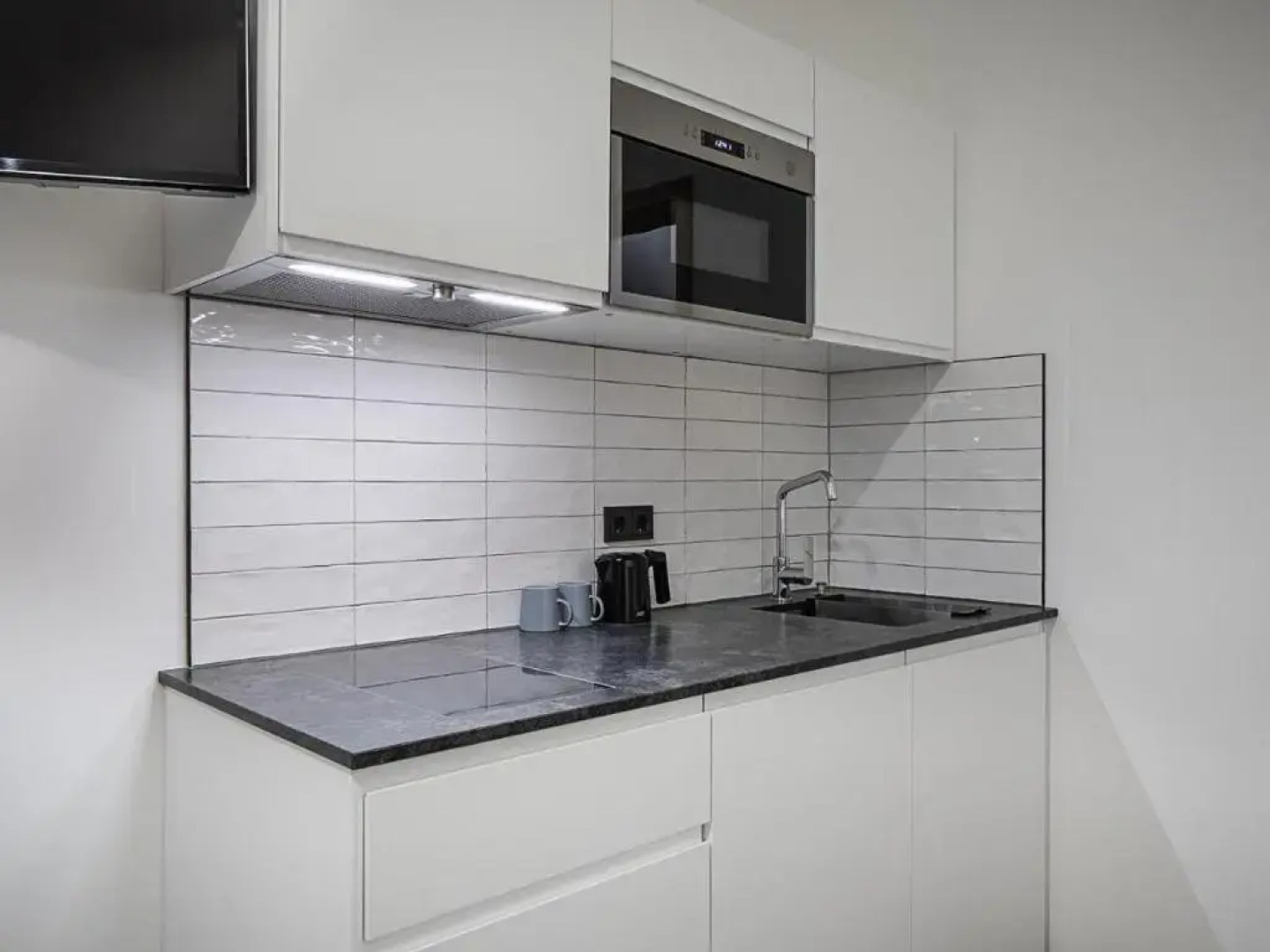 Home & Work Apartments