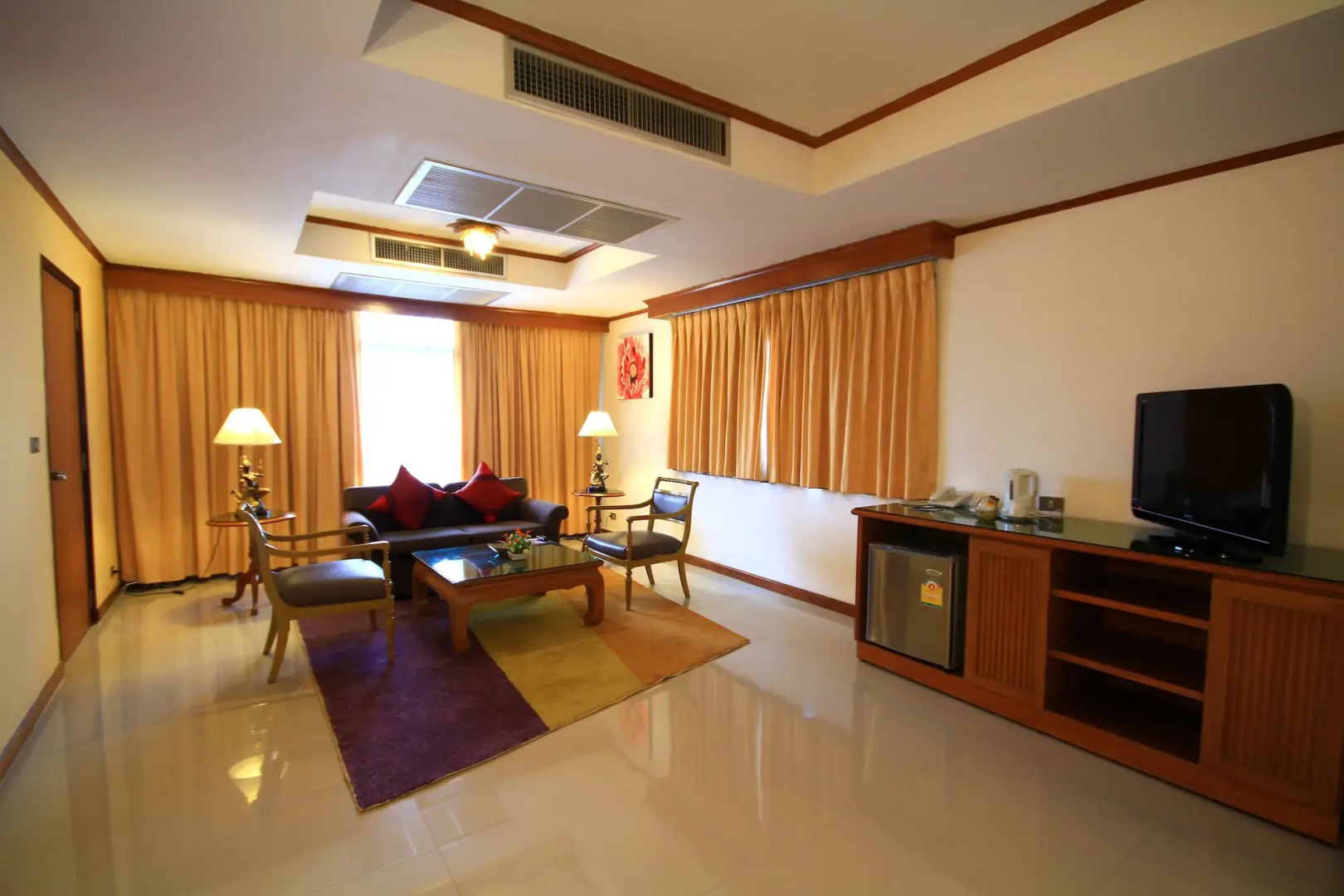 Pinnacle Lumpinee Park Hotel