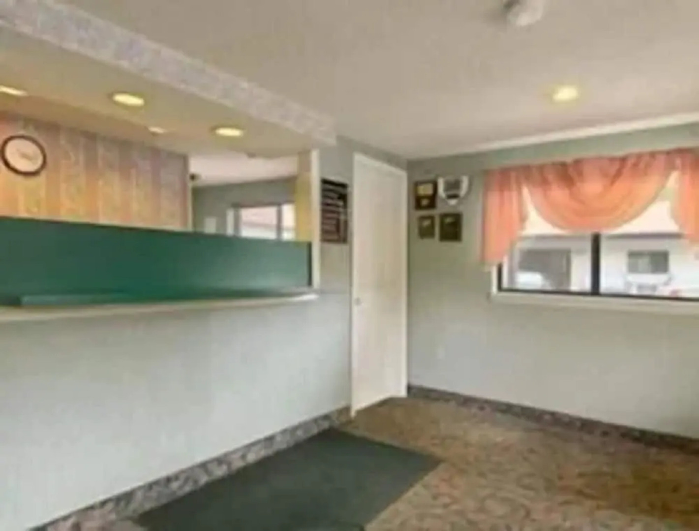 Super 8 enfield windsor lakes airport