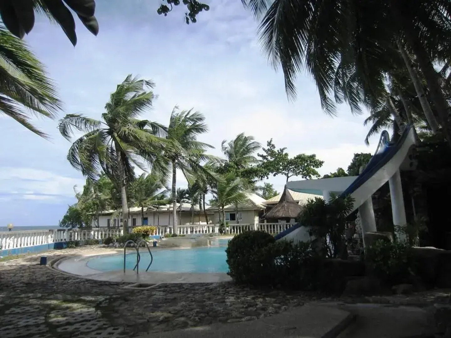 Estaca Bay Gardens Conference Resort powered by Cocotel