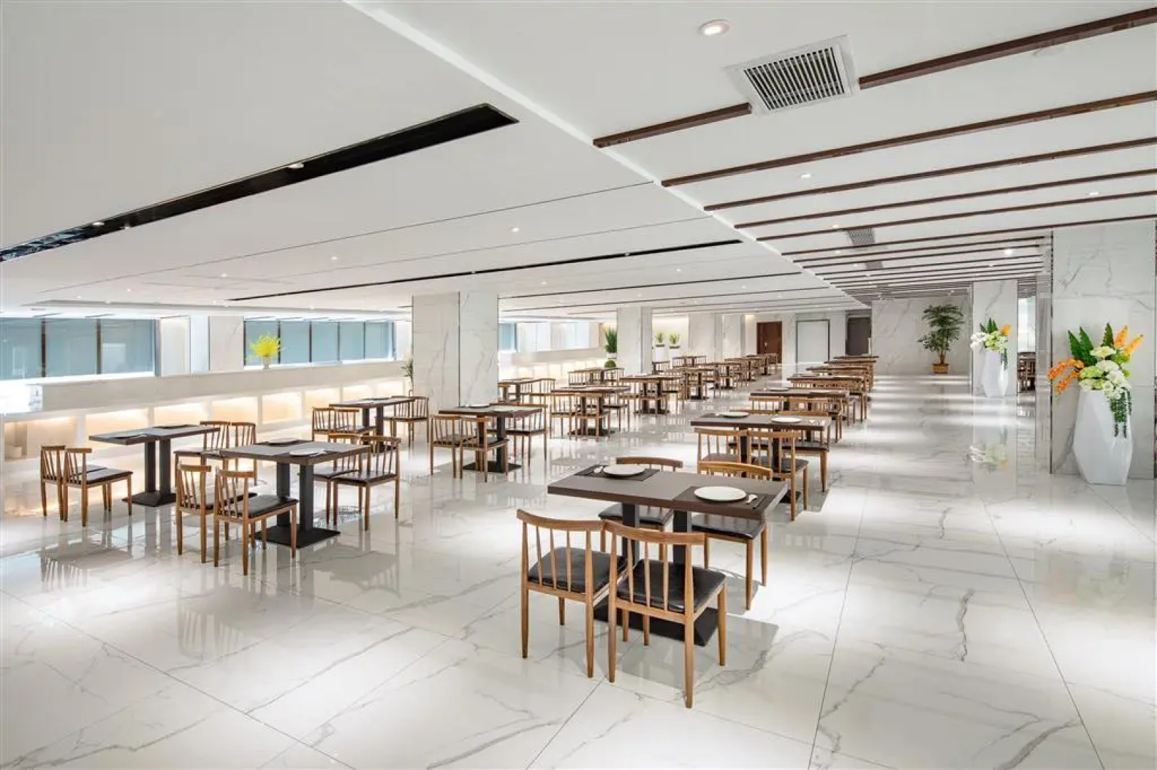 Ramada by Wyndham Mengzi Suites