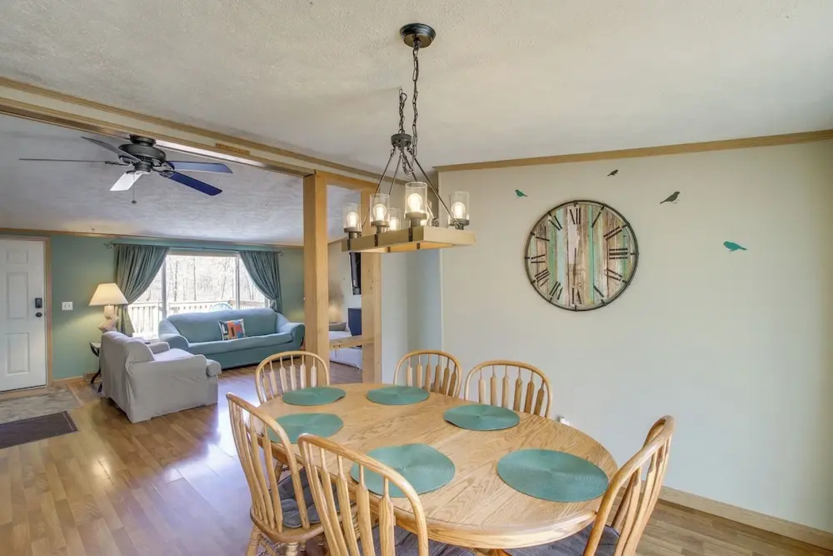 People and Paws Vacation Home by Wisconsin Dells!