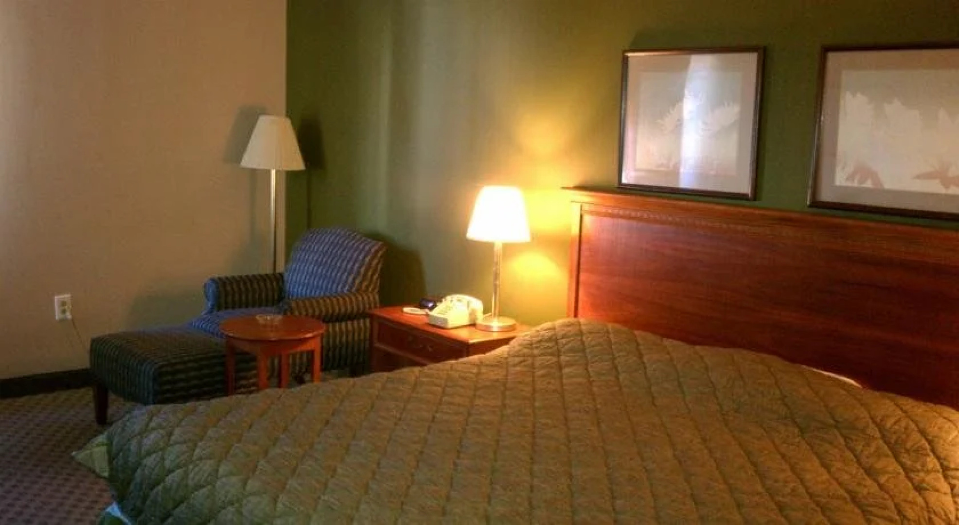 Knights Inn - Southington