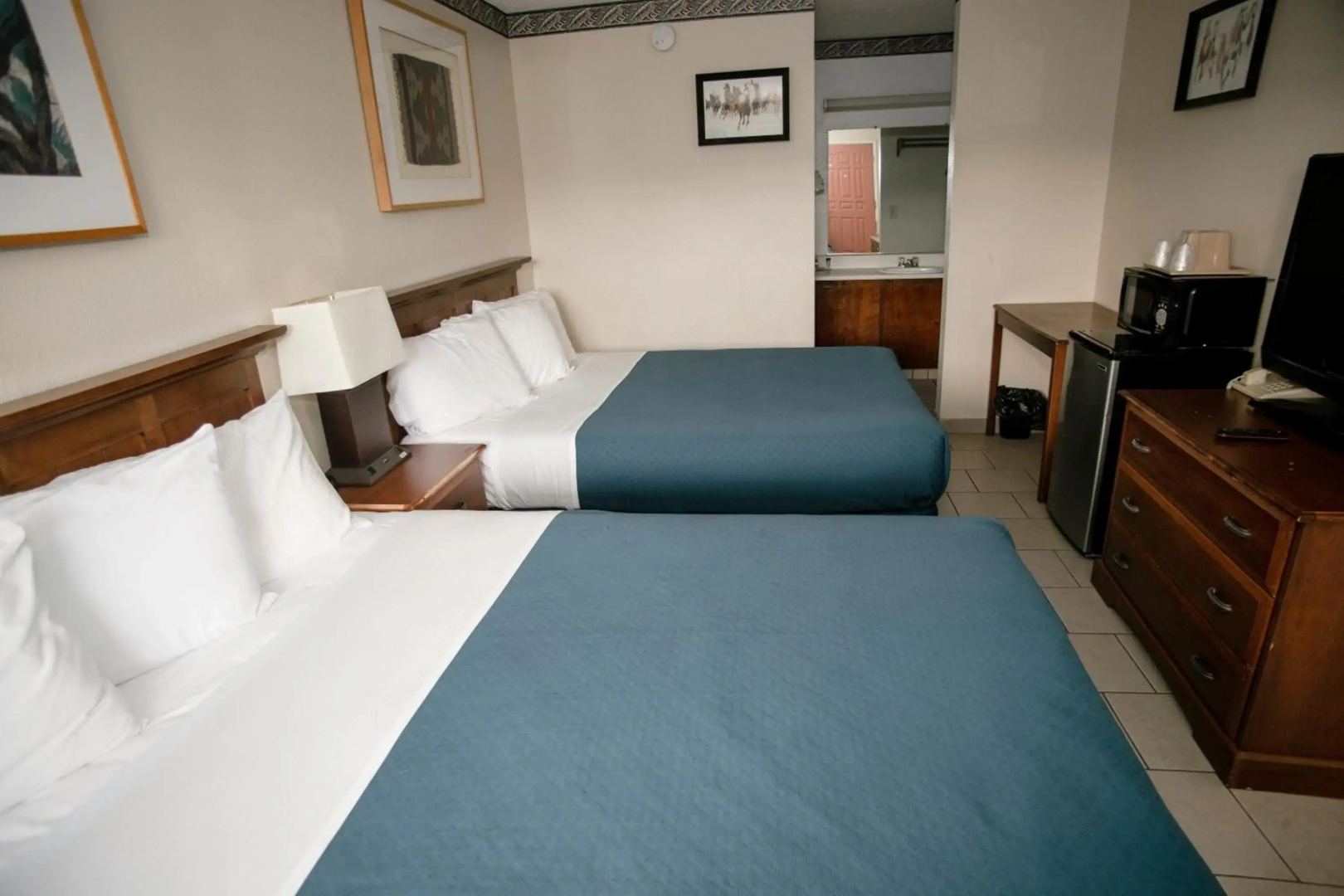 Pacific Inn