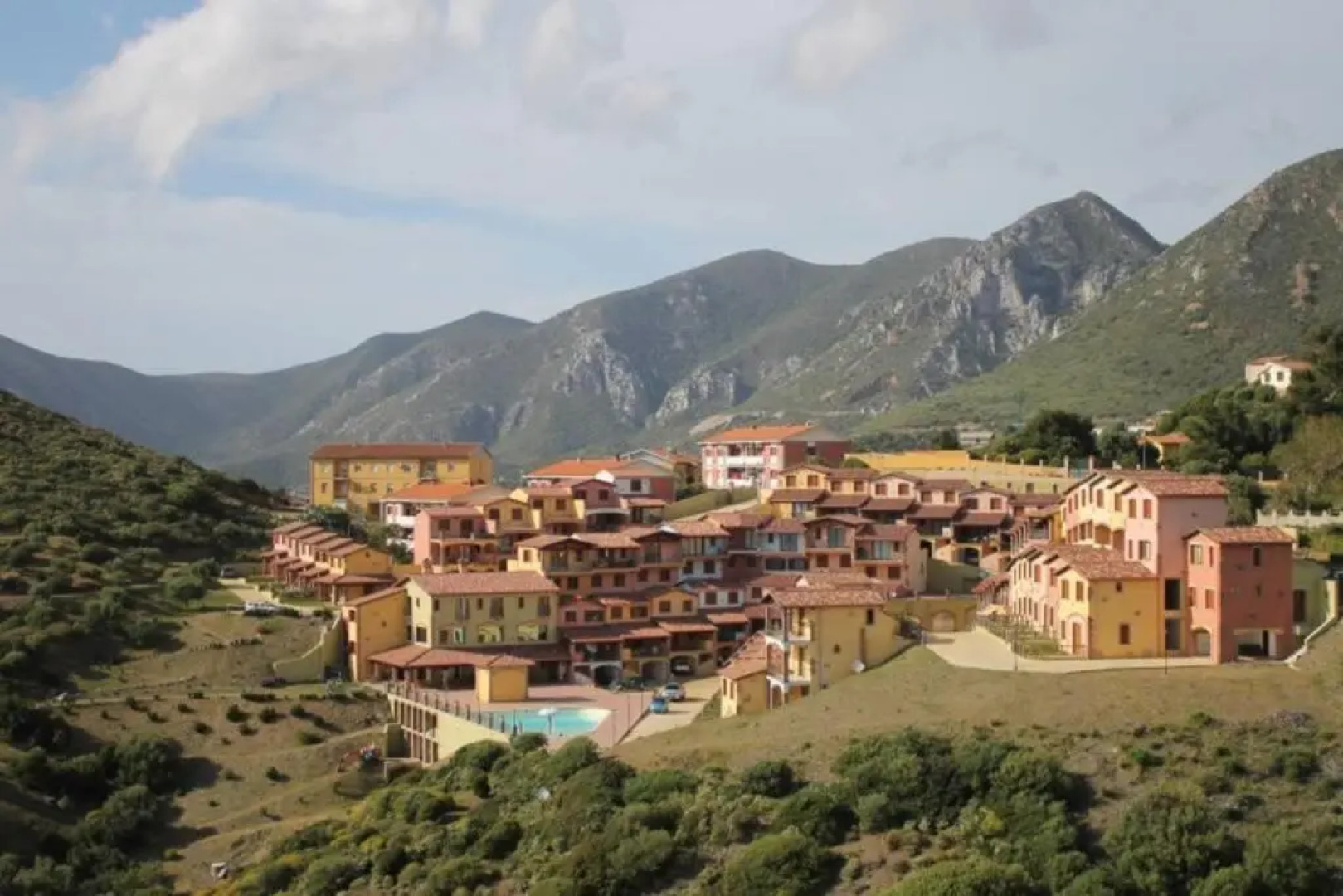 TINY HOUSE (con piscina e wi-fi)