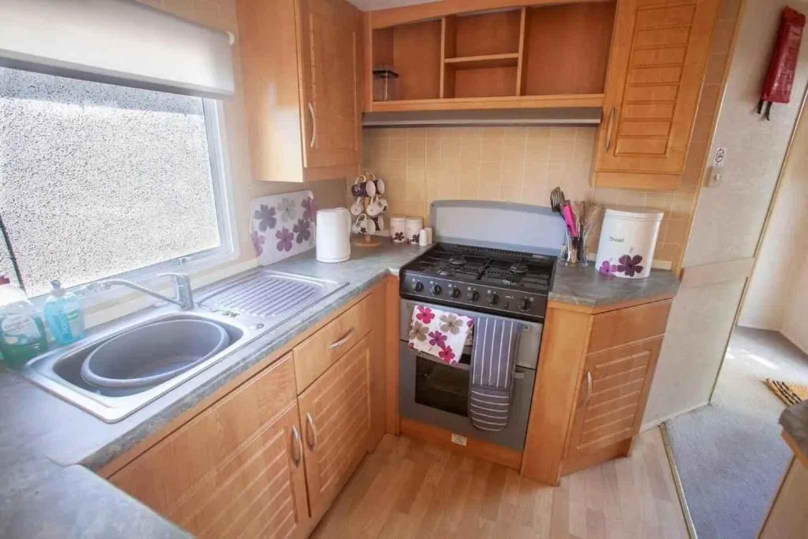 Beautiful 3-bed Cabin in Pembrokeshire Coast