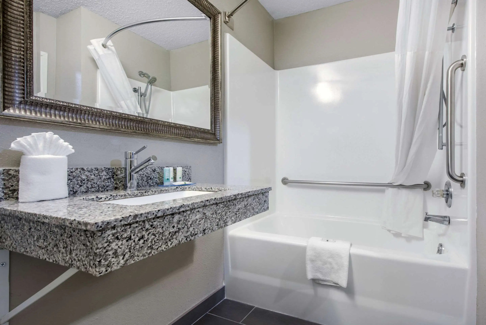 Quality Inn & Suites Brownsburg - Indianapolis West