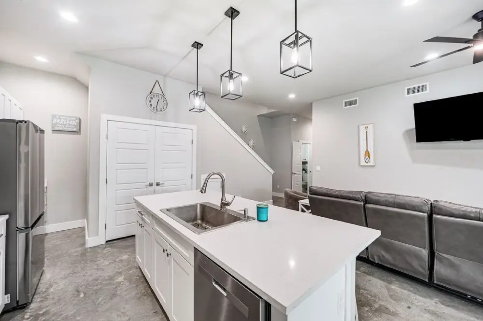 Canyon Lake Home W/ Private Deck: 5 Mi To Marina!