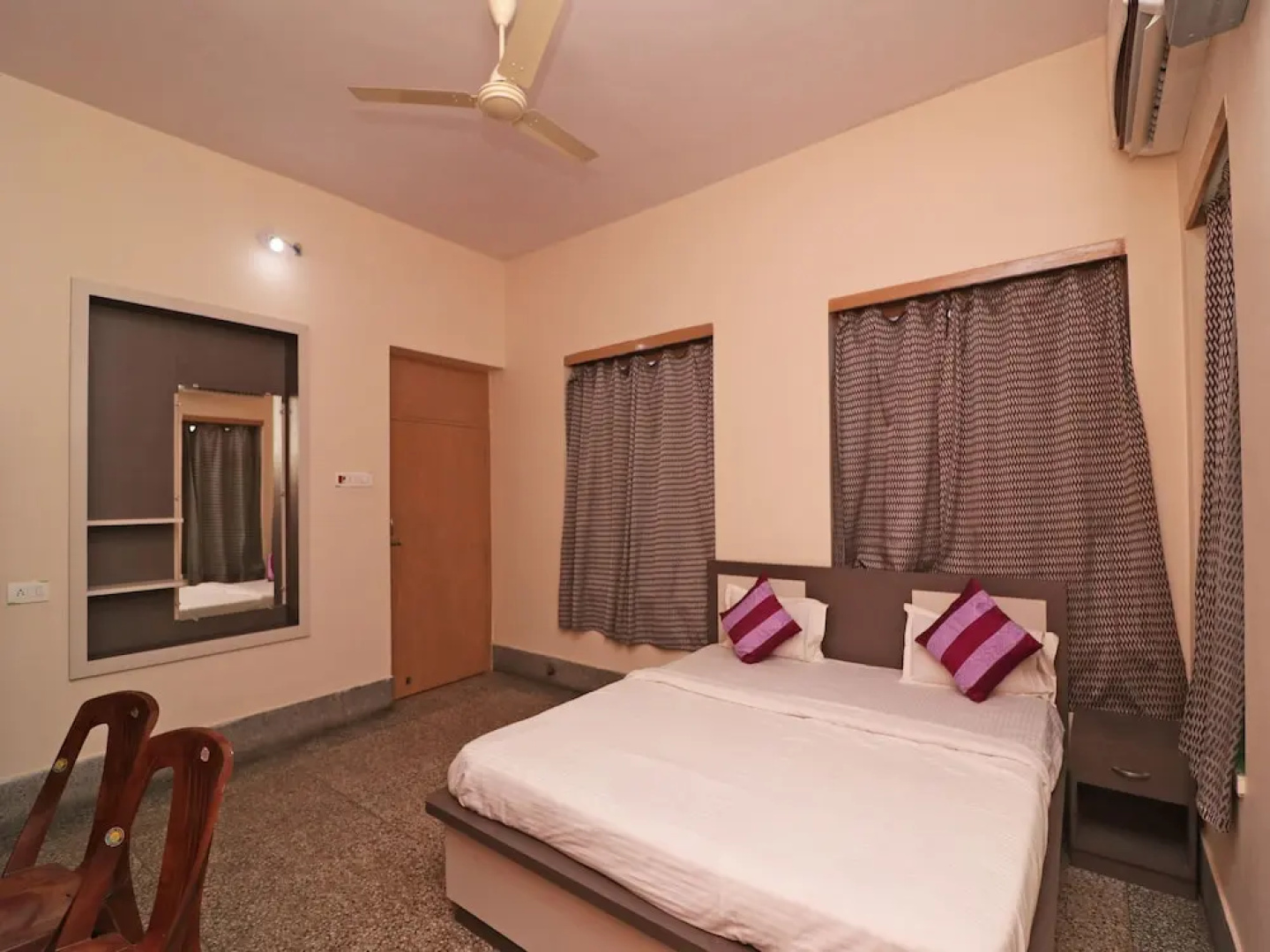 Spot On 39527 Hotel Saraogi