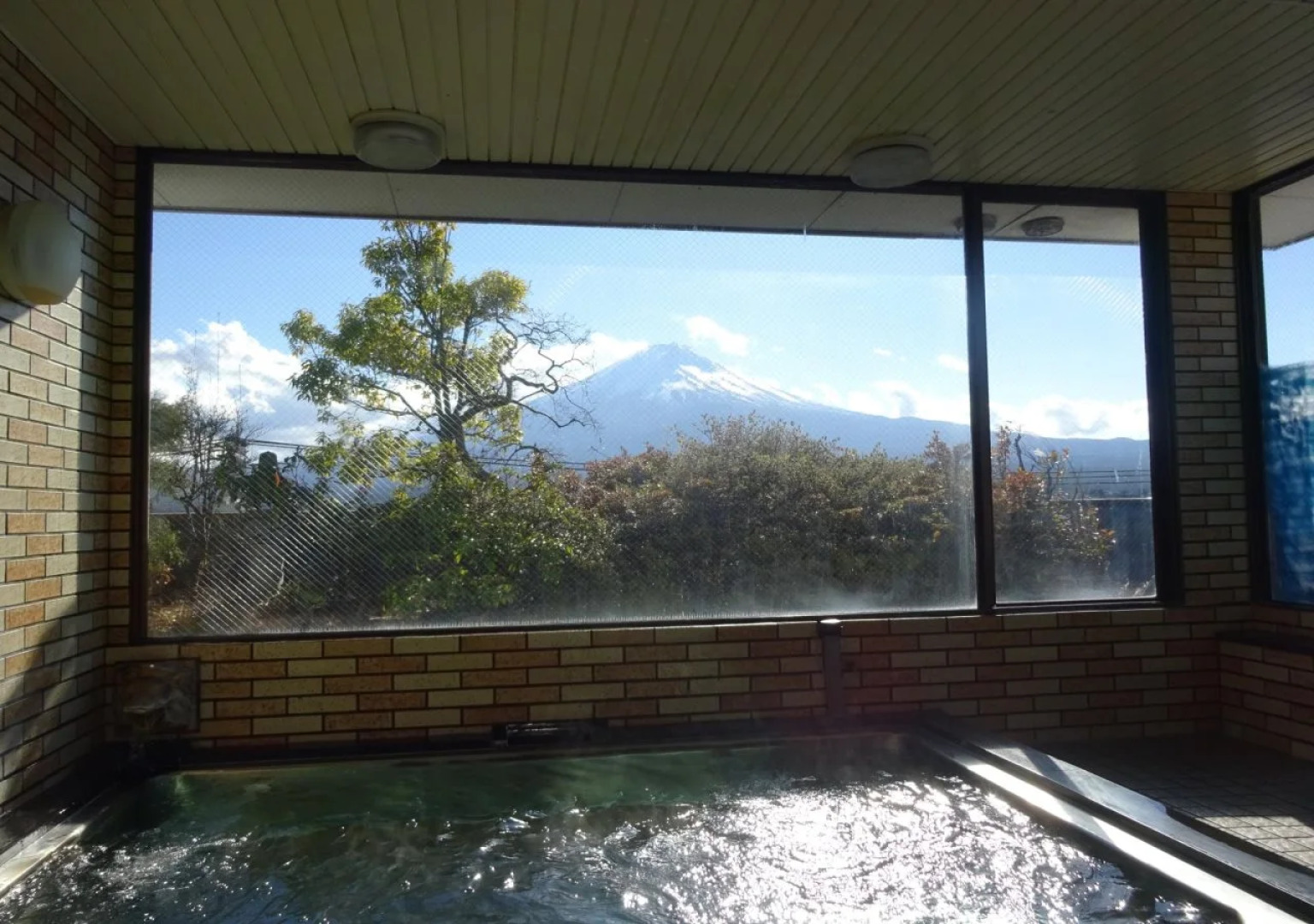 Kawaguchiko Station Inn