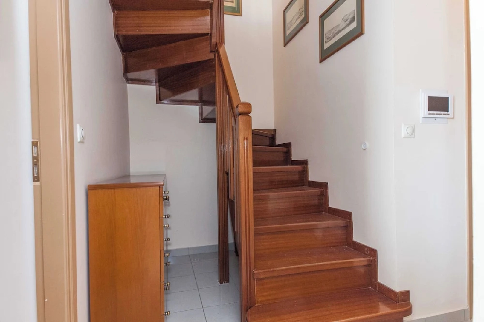 Koridalos Terrace Apt w Spectacular View