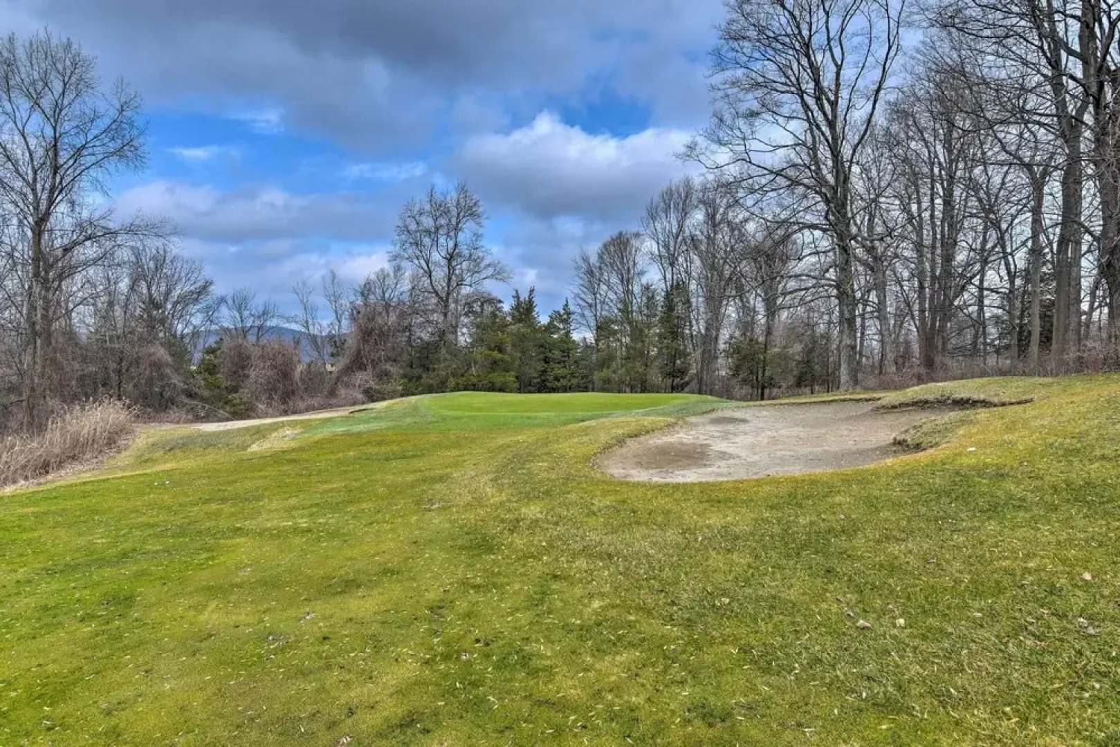 Vernon Township Home w/ Deck on Golf Course