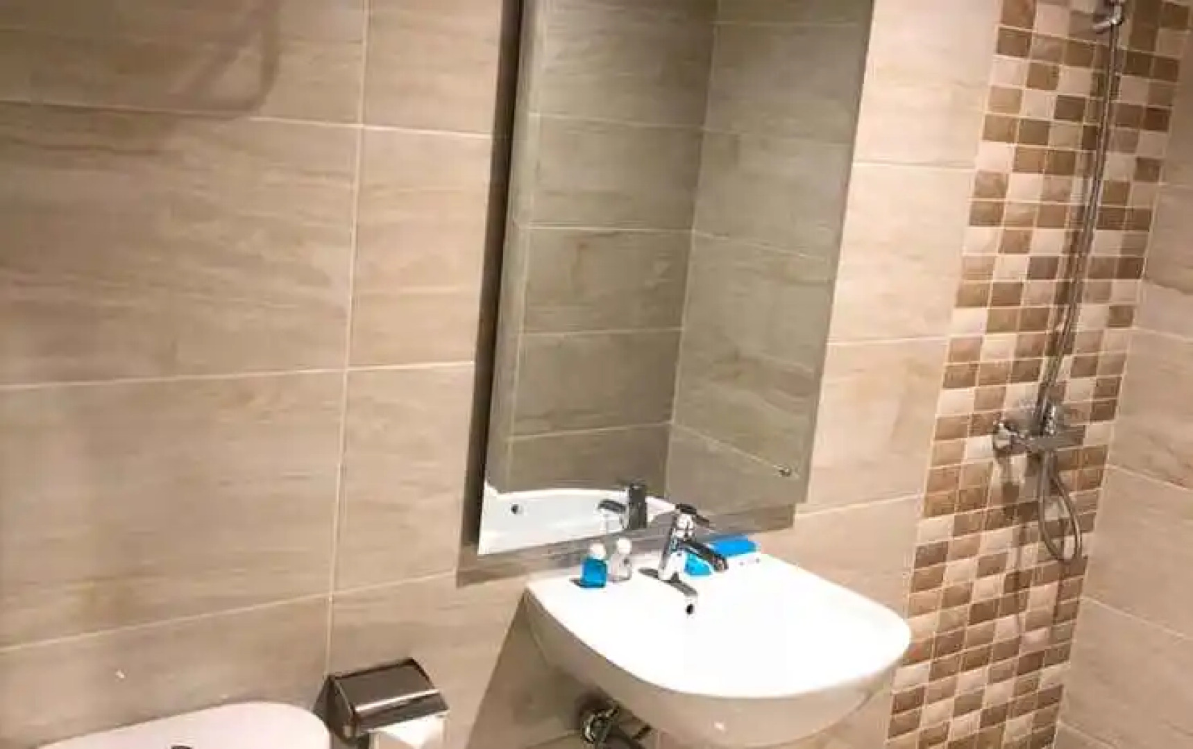 Amazing Riverside Hotel