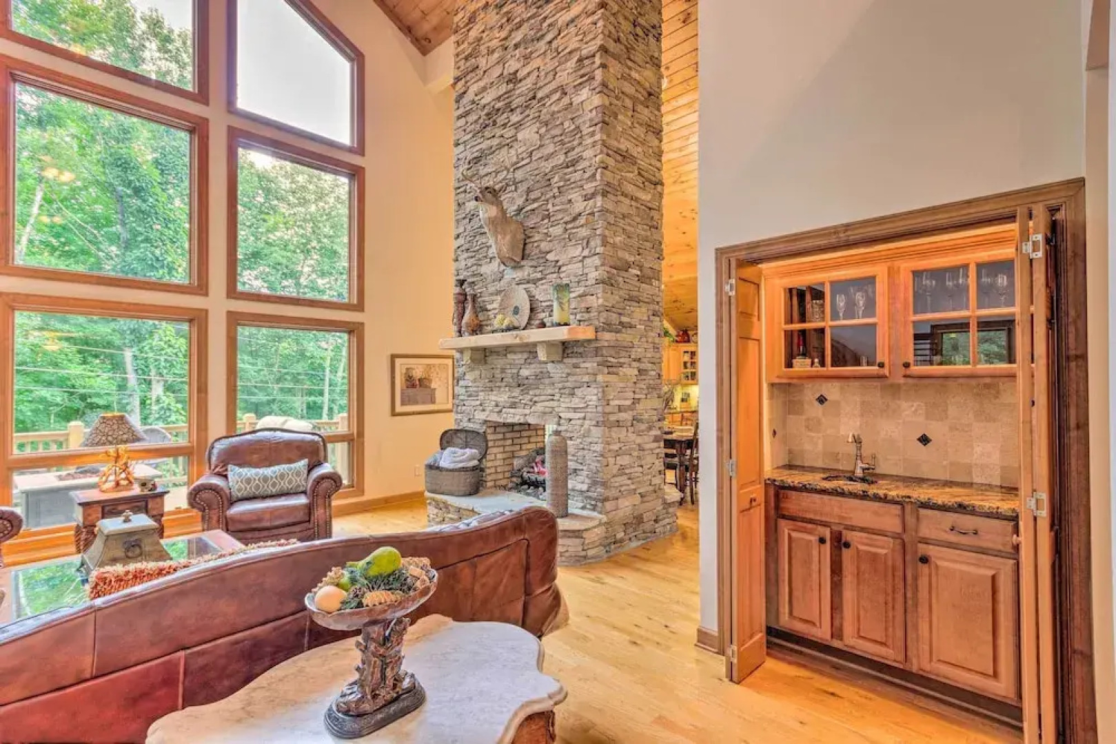 Lavish Beech Mountain Ski Cabin w/ Hot Tub!