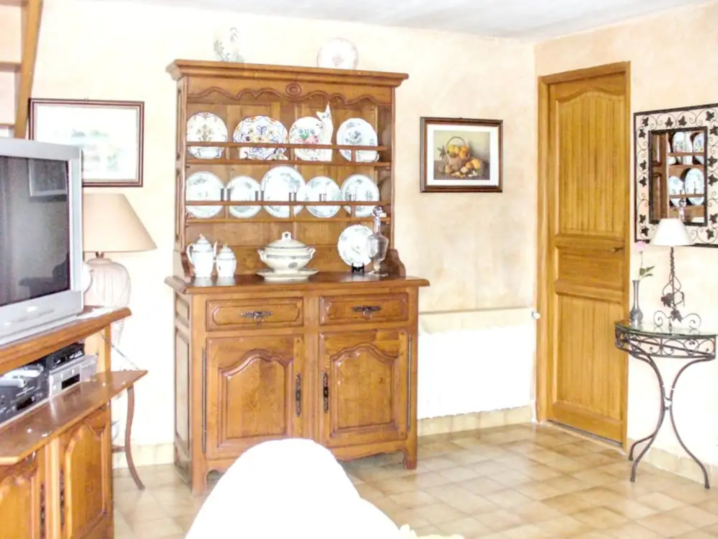 House With 2 Bedrooms in Villeuneuve sur Yonne, With Wonderful Mountai