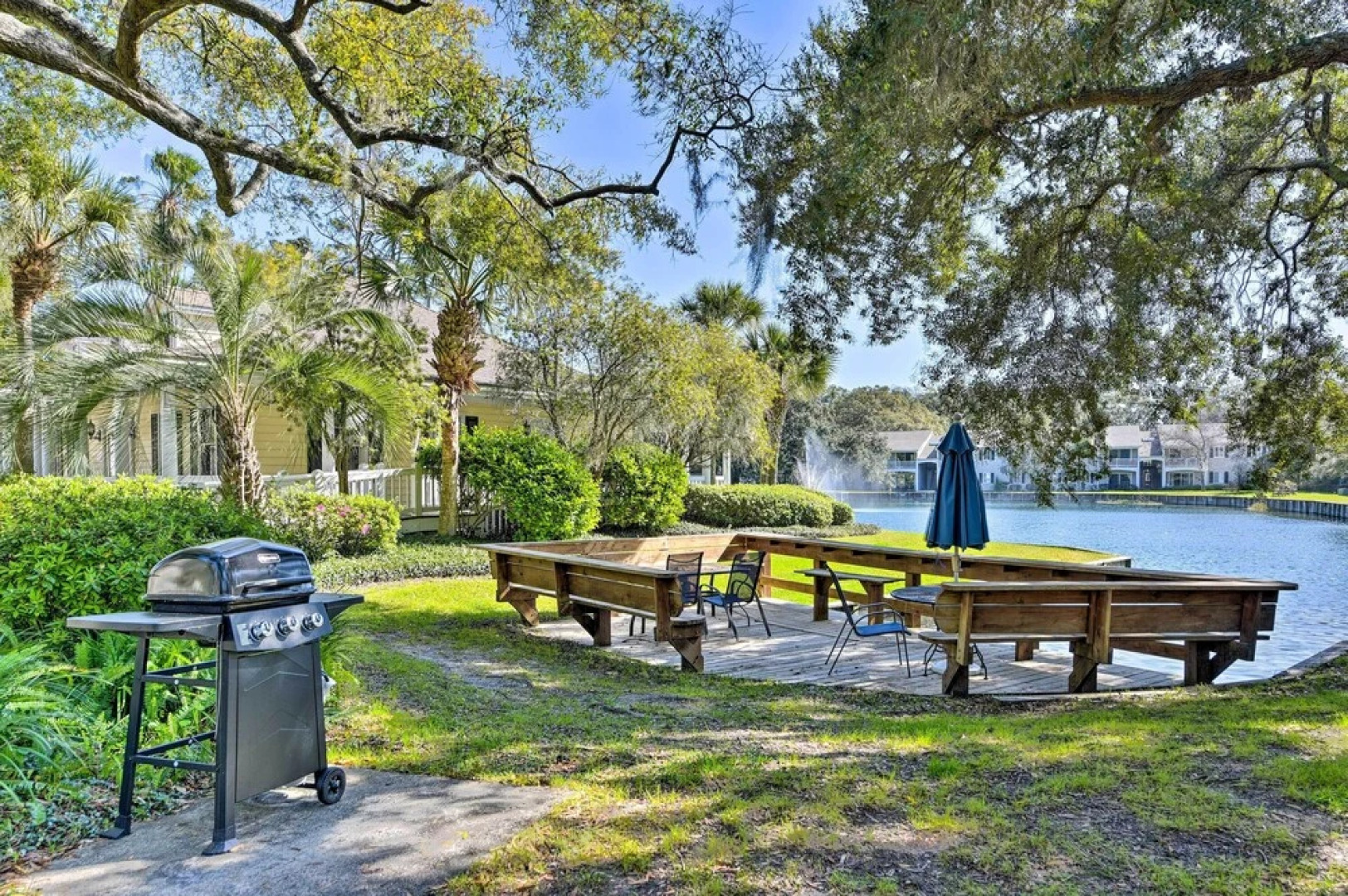 Resort-style Condo in St Simons ~ 1 Mi to Pier!