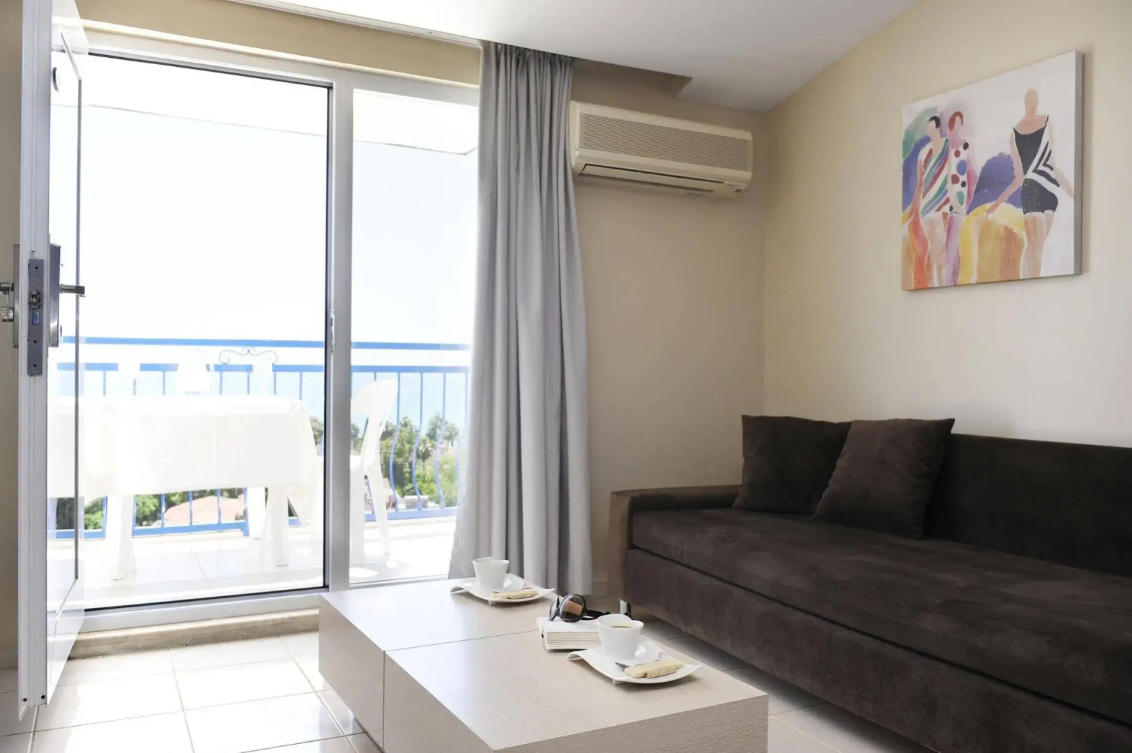 Joker Side Hill Suite Hotel