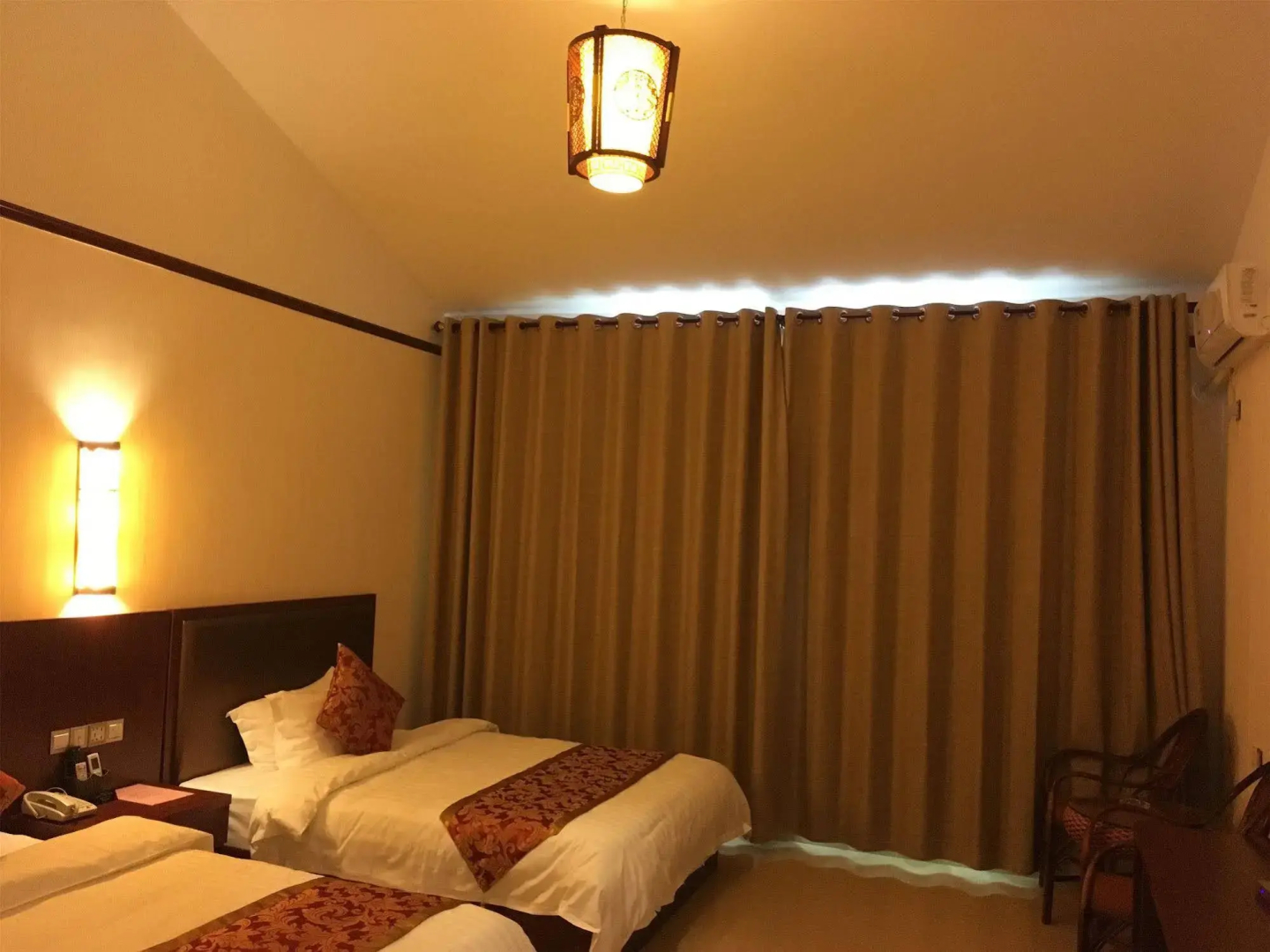 Yangshuo Mountain Top Retreat