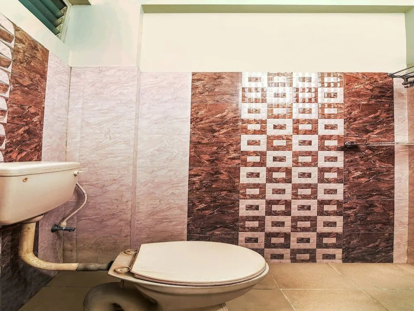 Oyo 33010 Hotel Mmr Towers