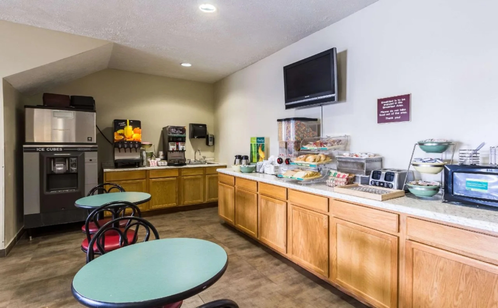 Quality Inn & Suites Omaha Chalco