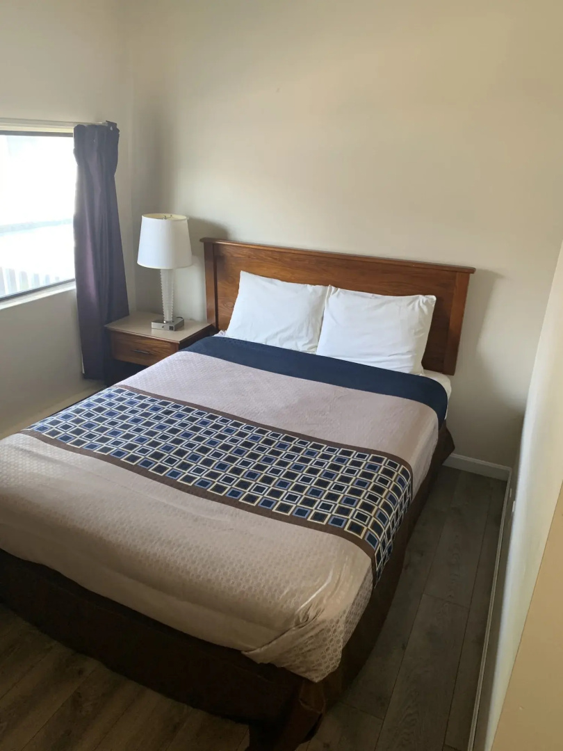 Hampton Motor Inn