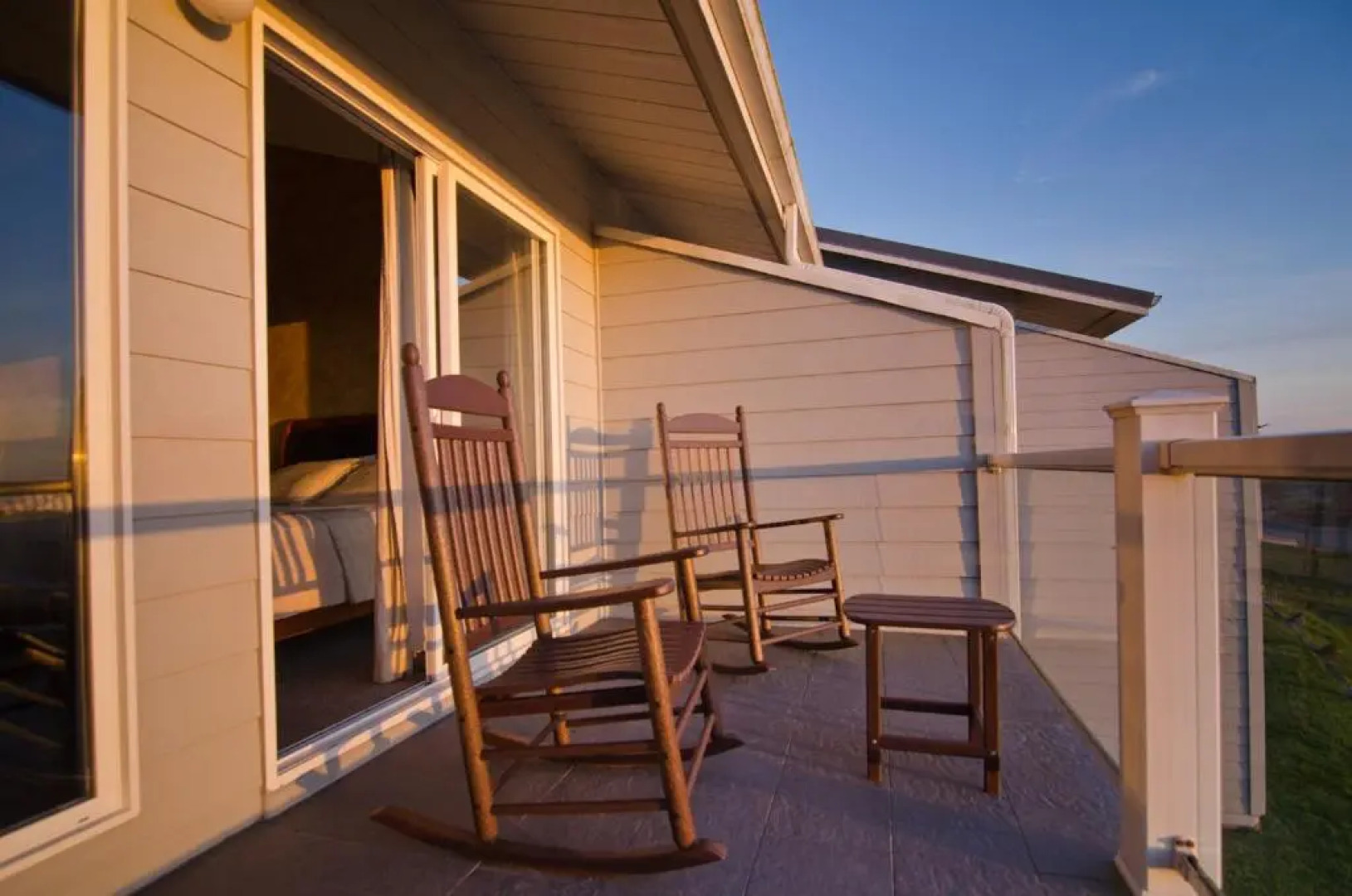 Pacific Reef Hotel & Light Show