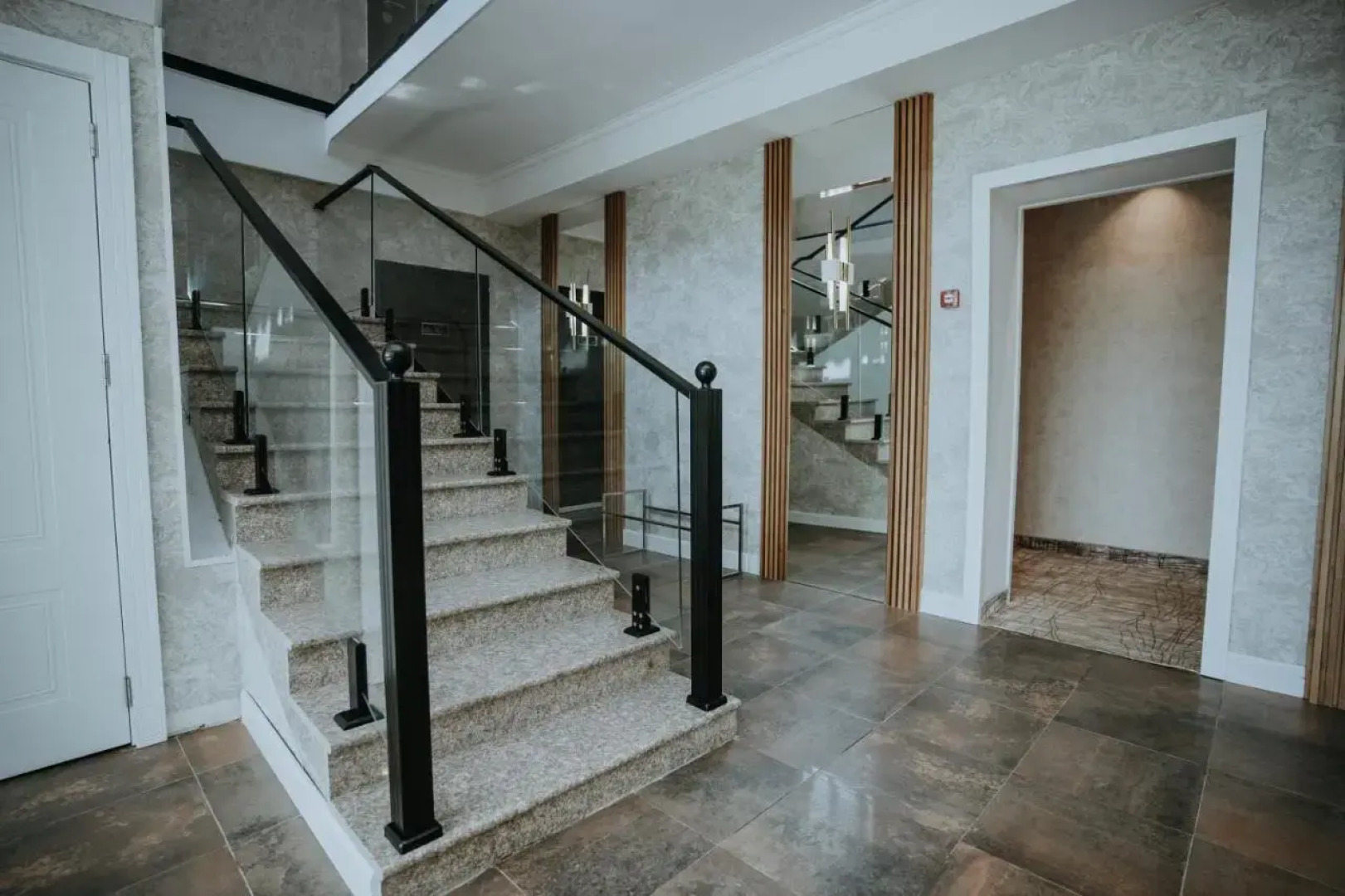 Lakeside Hotel & Spa