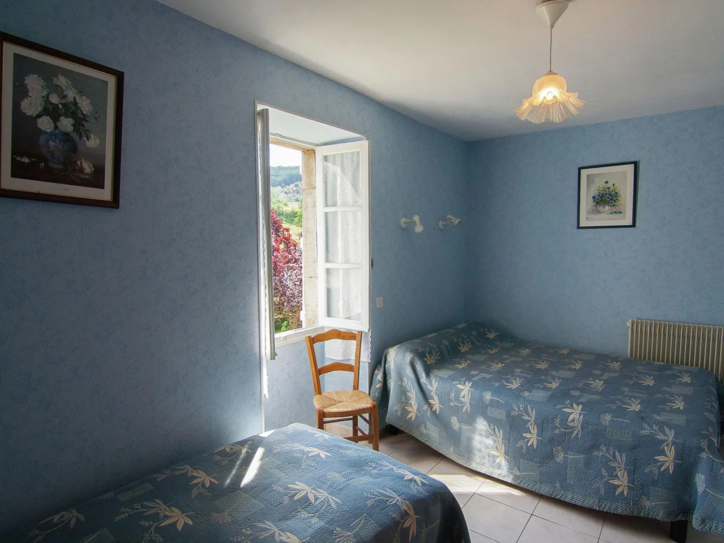 Tasteful Cottage in Roziers With Terrace,garden,bbq, Parking