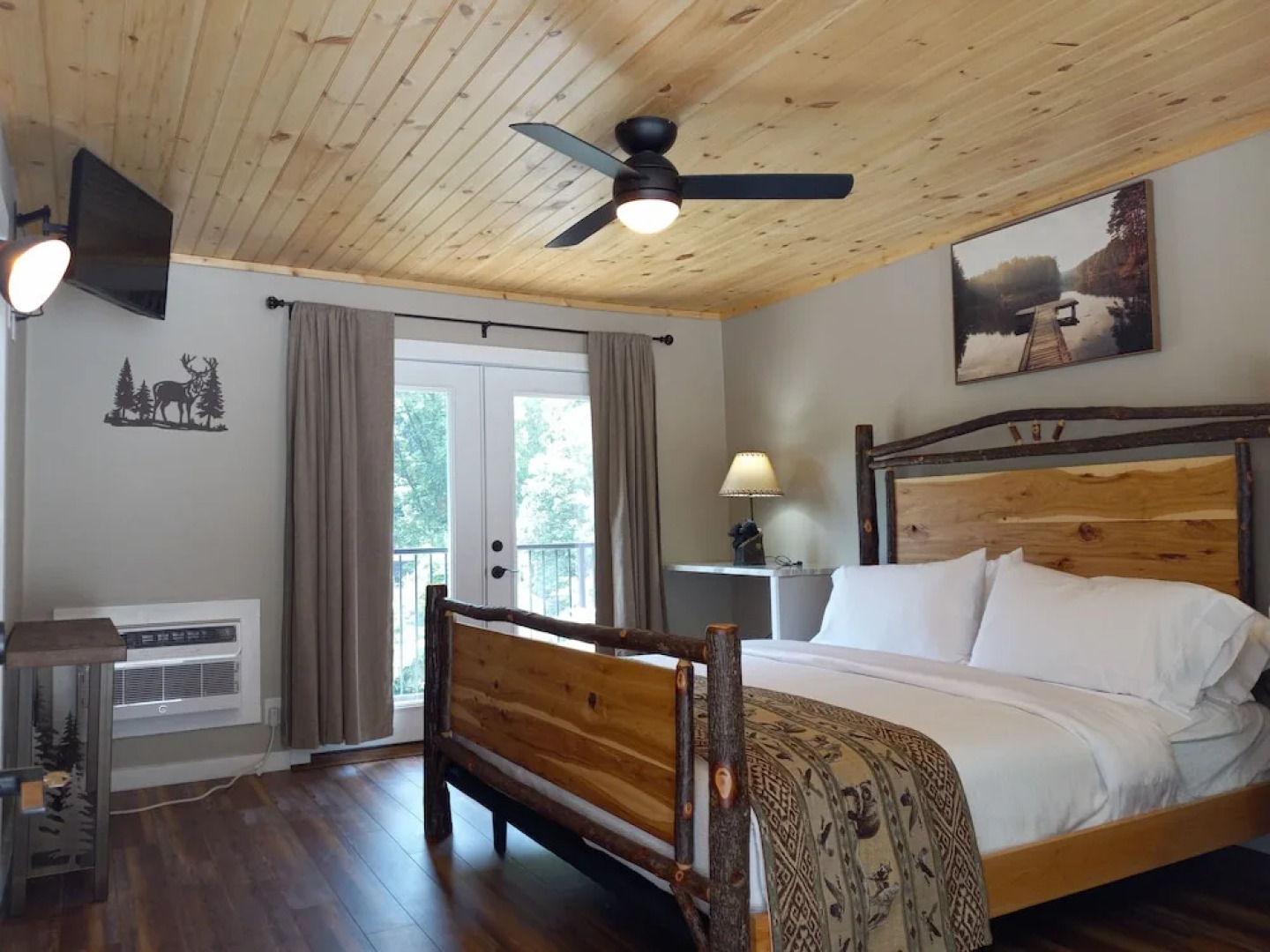 The Carter Lodge On The River