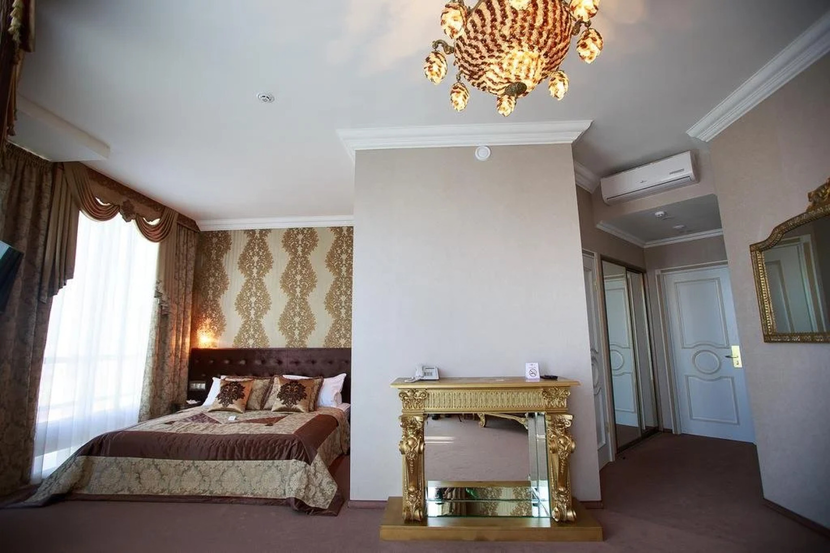 Отель «Лыбидь Плаза»