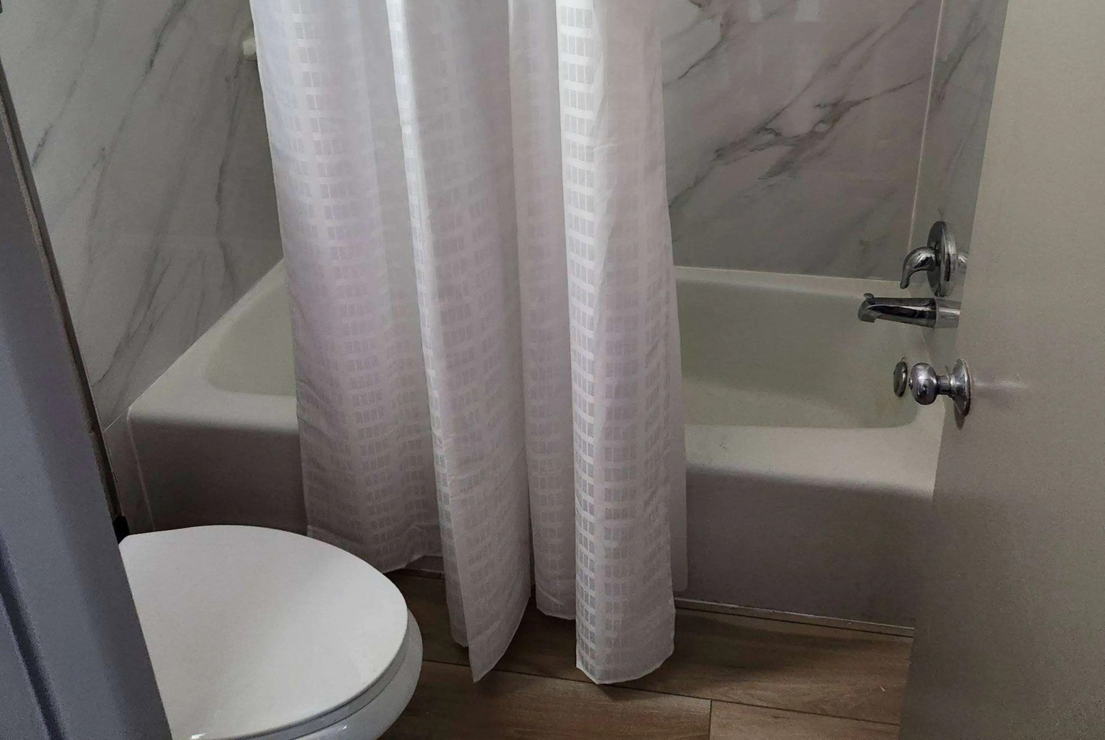 Days Inn & Suites by Wyndham Fort Pierce Midtown