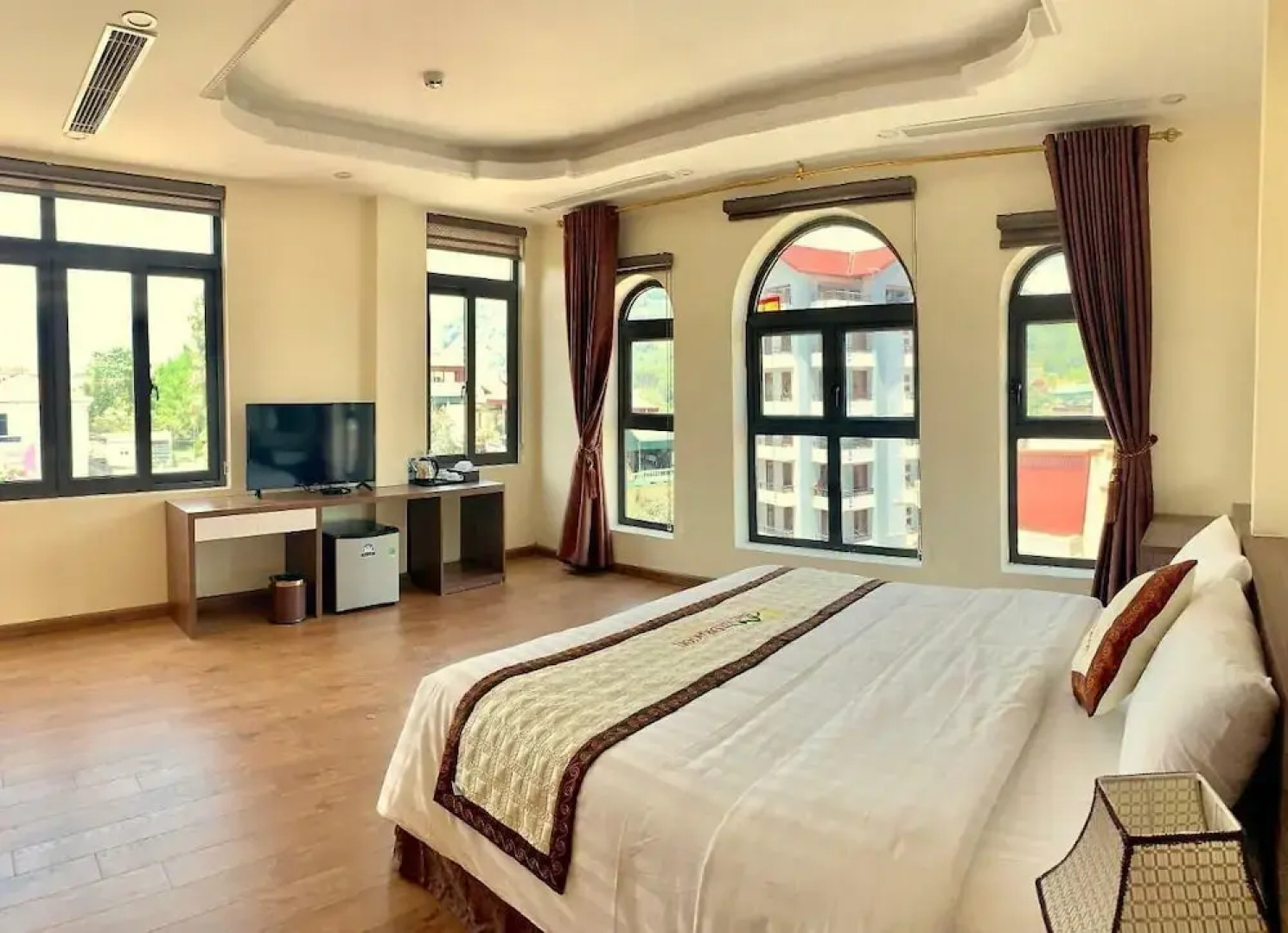 Bac Ha Hotel Lao Cai- by Bay Luxury