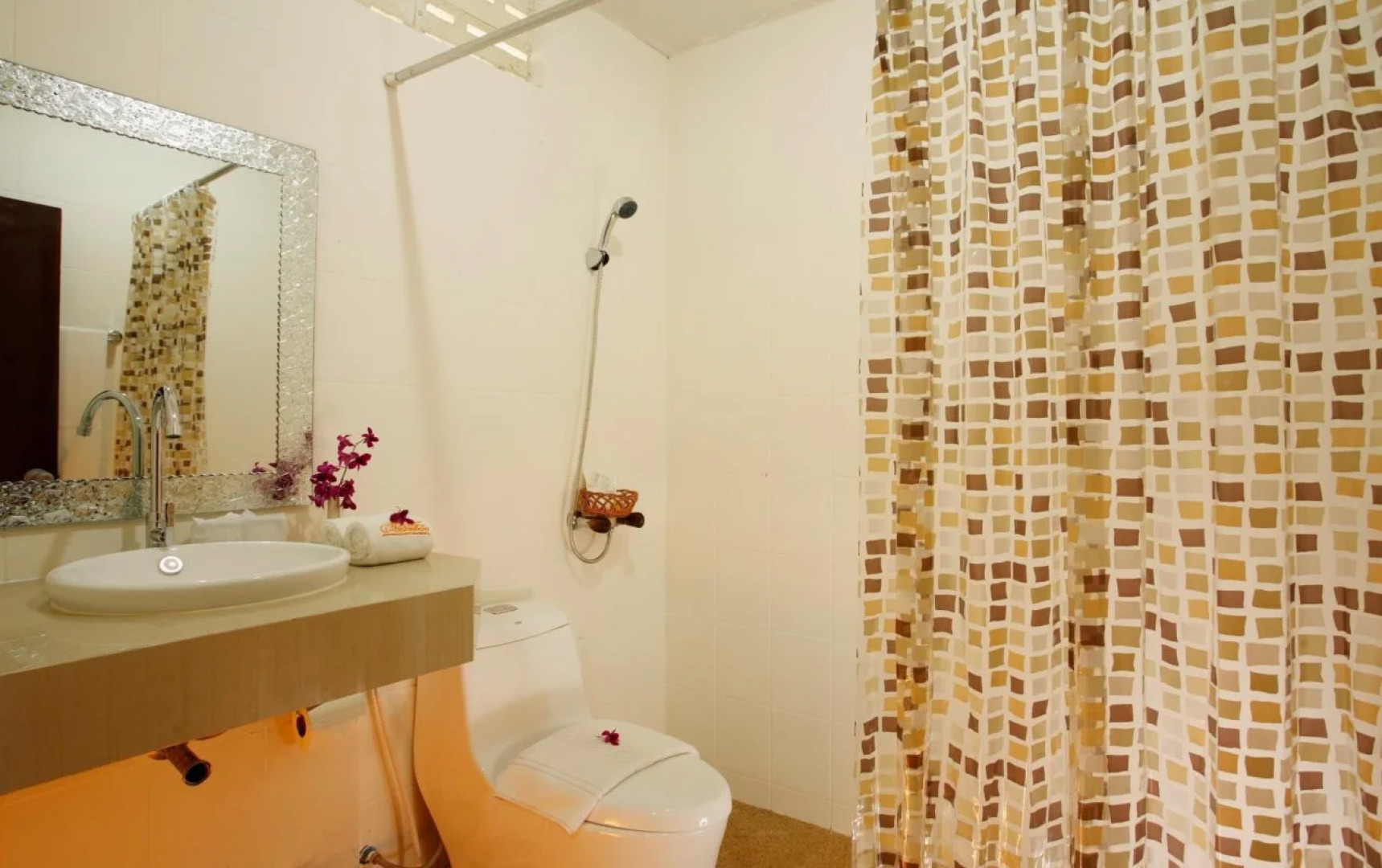 Bamboo Beach Hotel & Spa