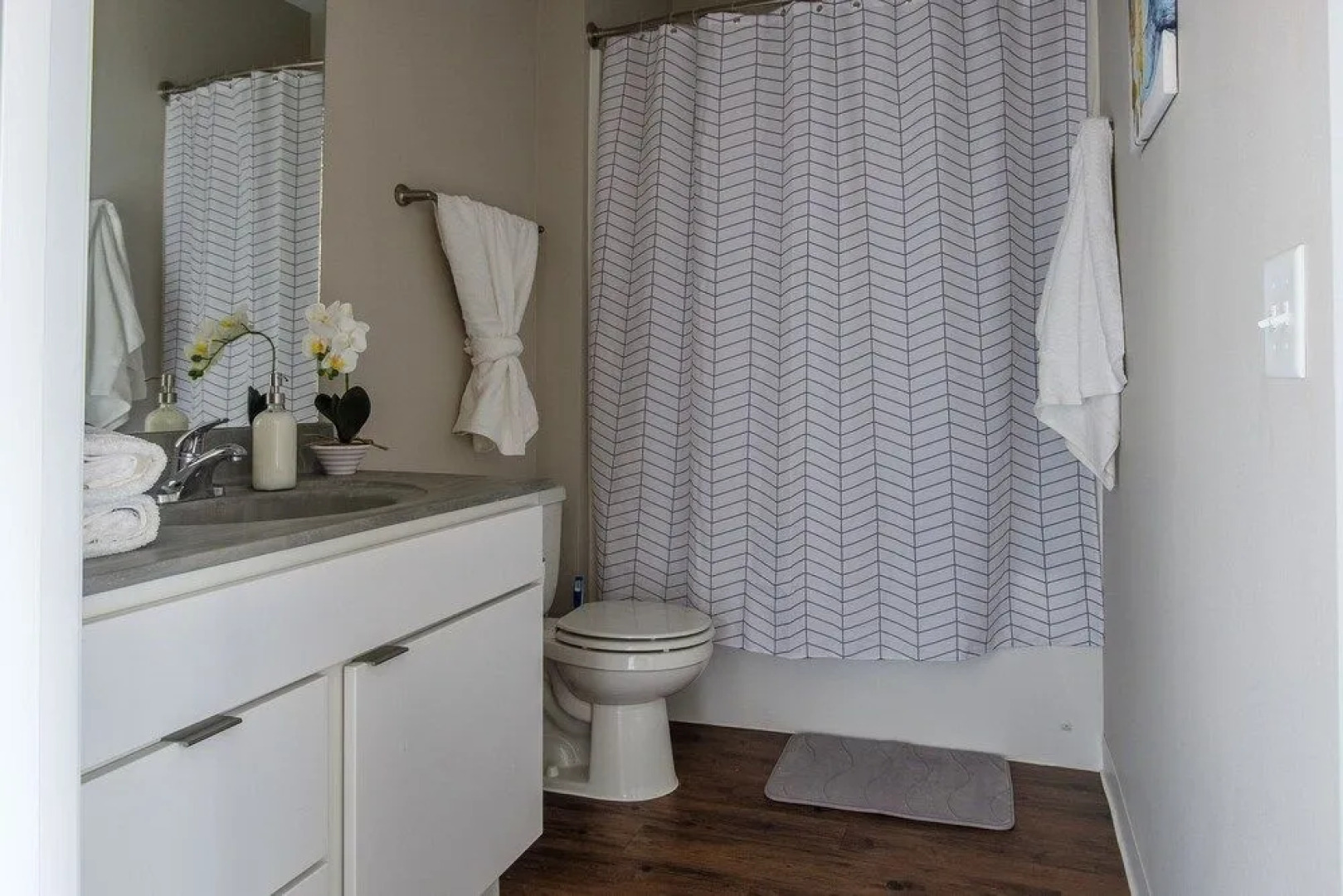 FRONTDESK Core Apts Campustown Ames