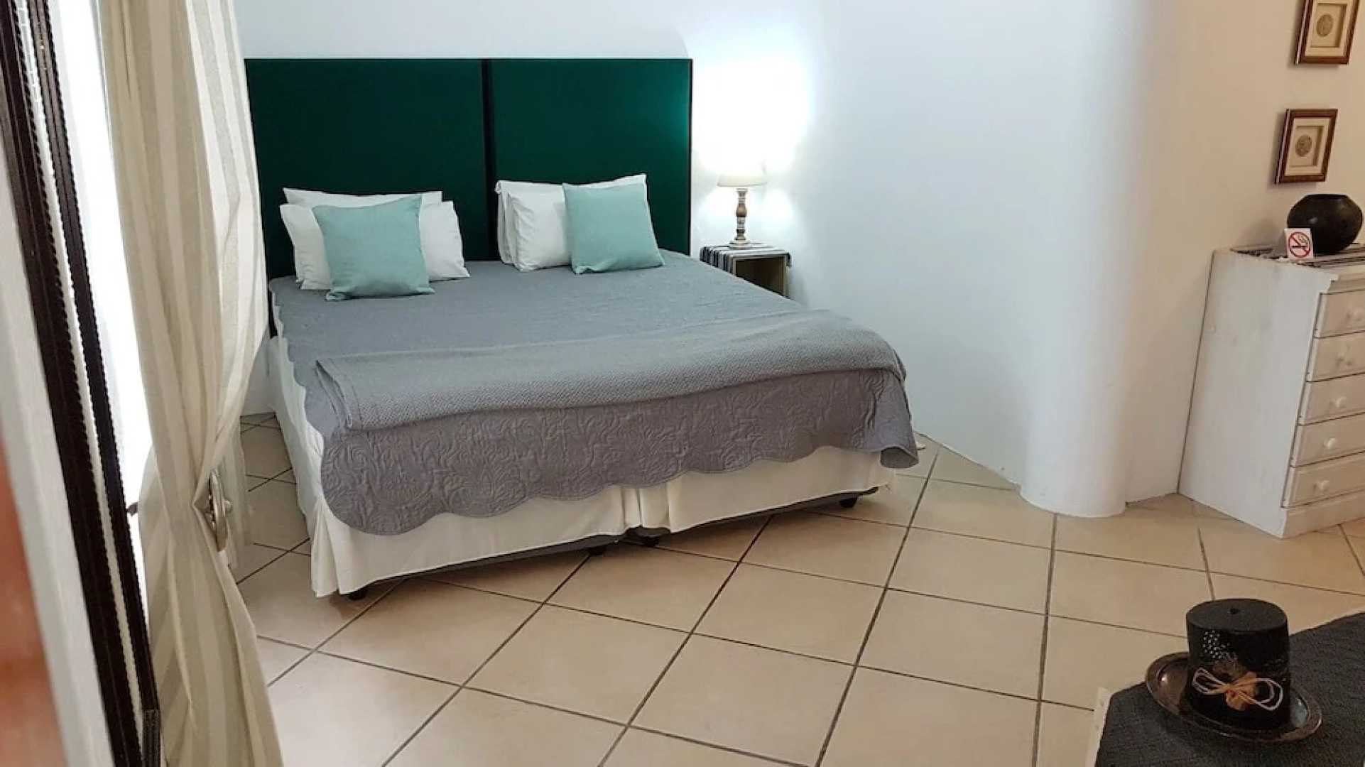 Six Valk Avenue Guest House